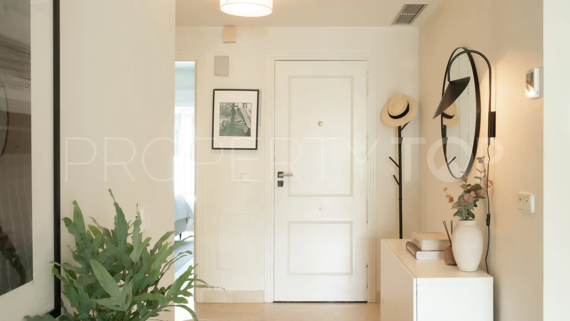 For sale ground floor apartment in El Presidente