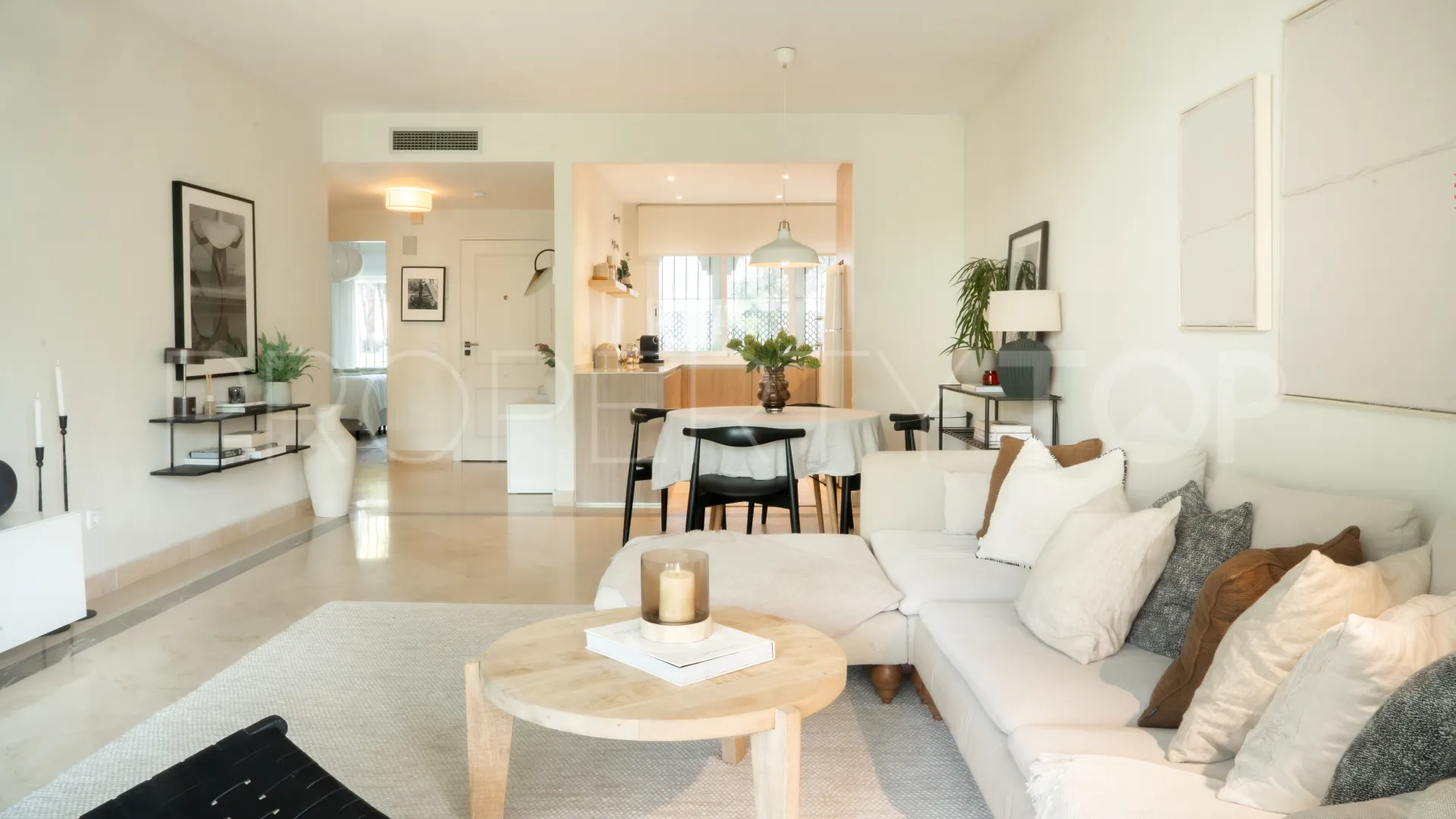 For sale ground floor apartment in El Presidente