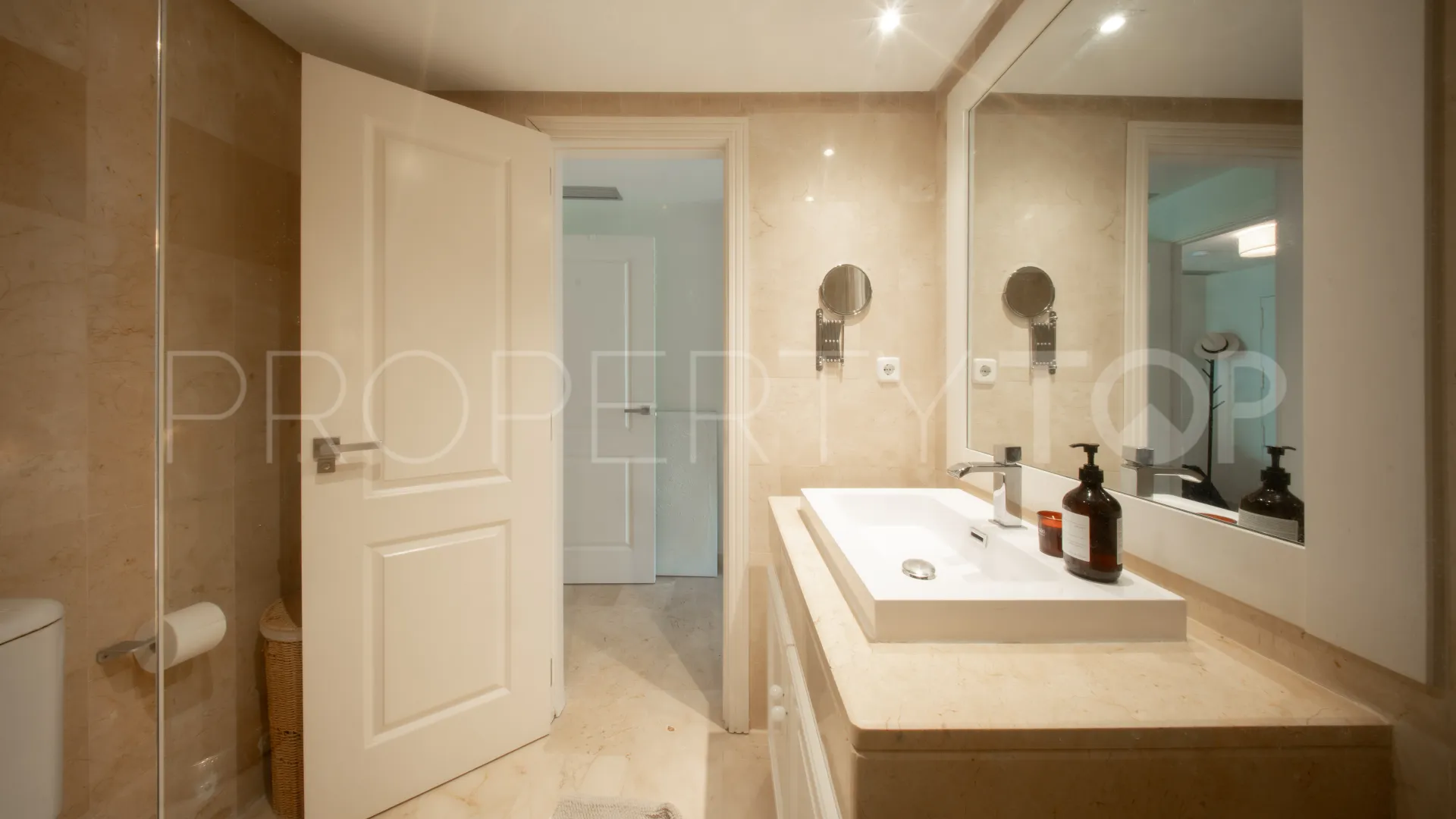 For sale ground floor apartment in El Presidente