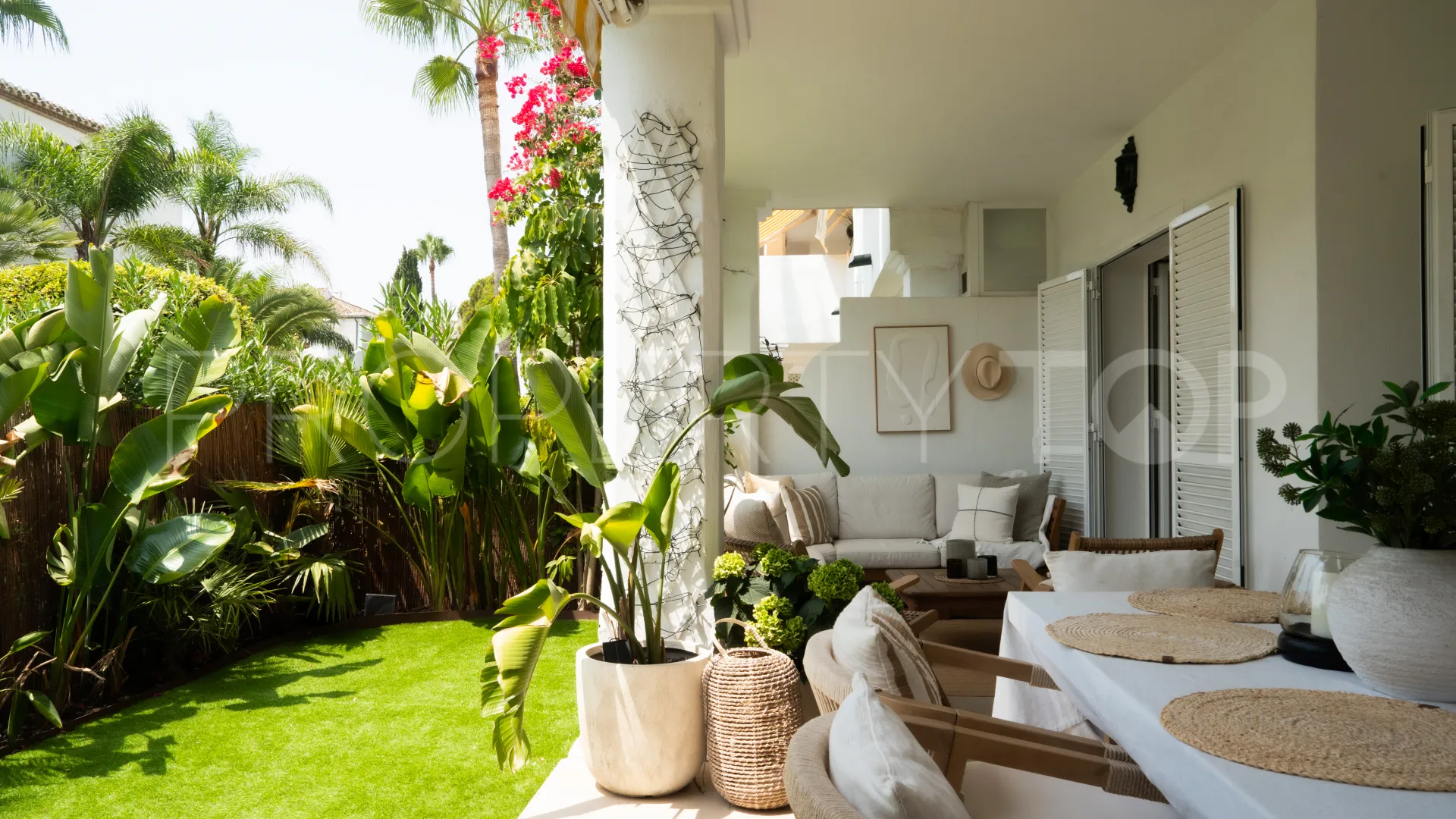 For sale ground floor apartment in El Presidente