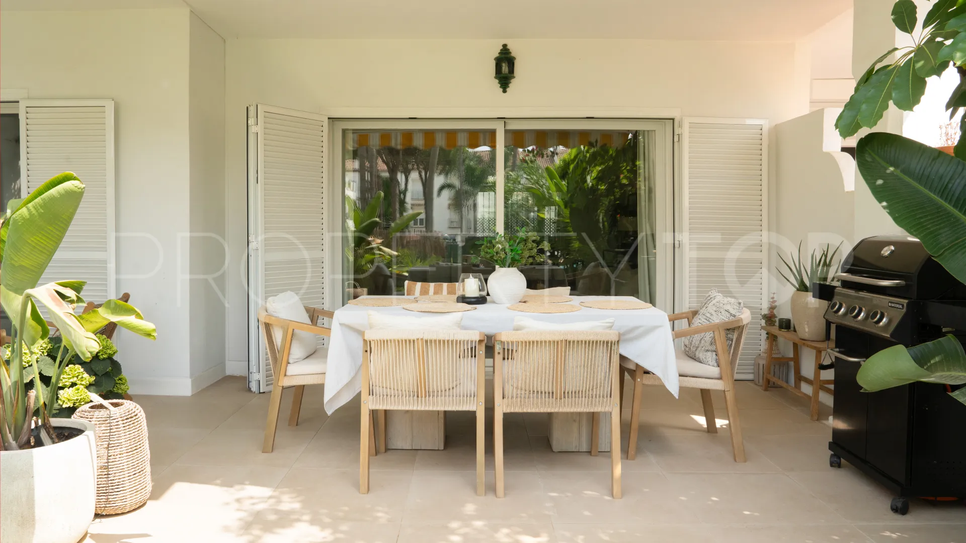 For sale ground floor apartment in El Presidente