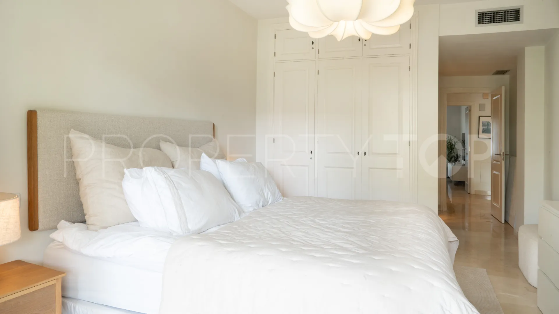 For sale ground floor apartment in El Presidente