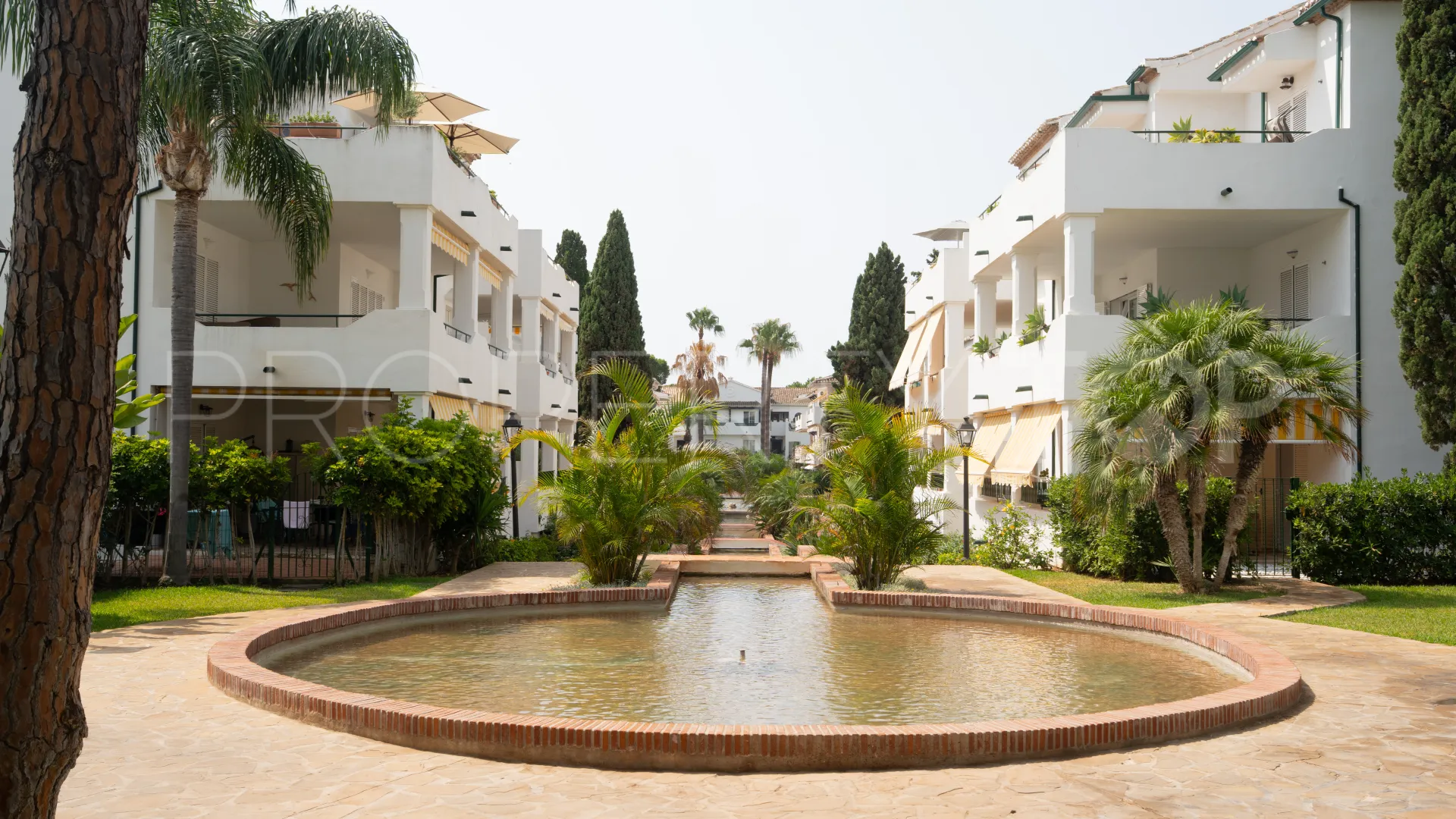 For sale ground floor apartment in El Presidente
