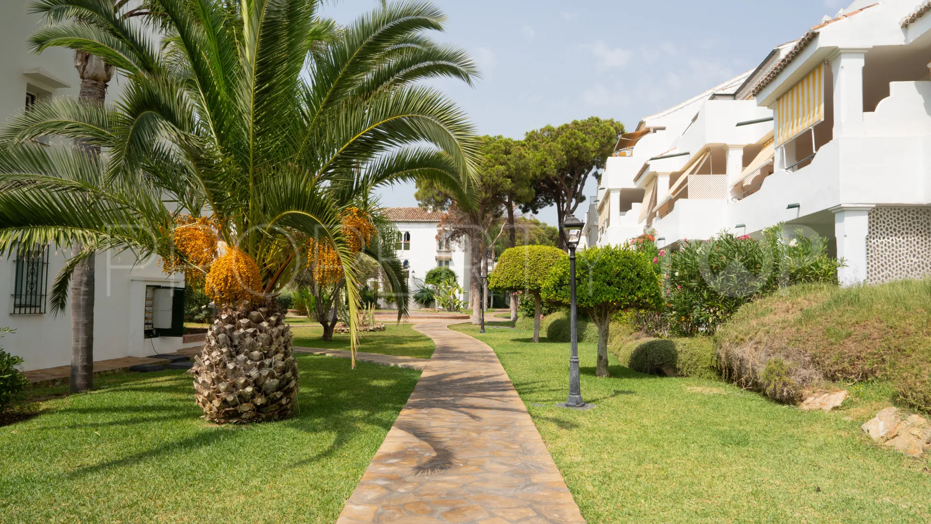 For sale ground floor apartment in El Presidente
