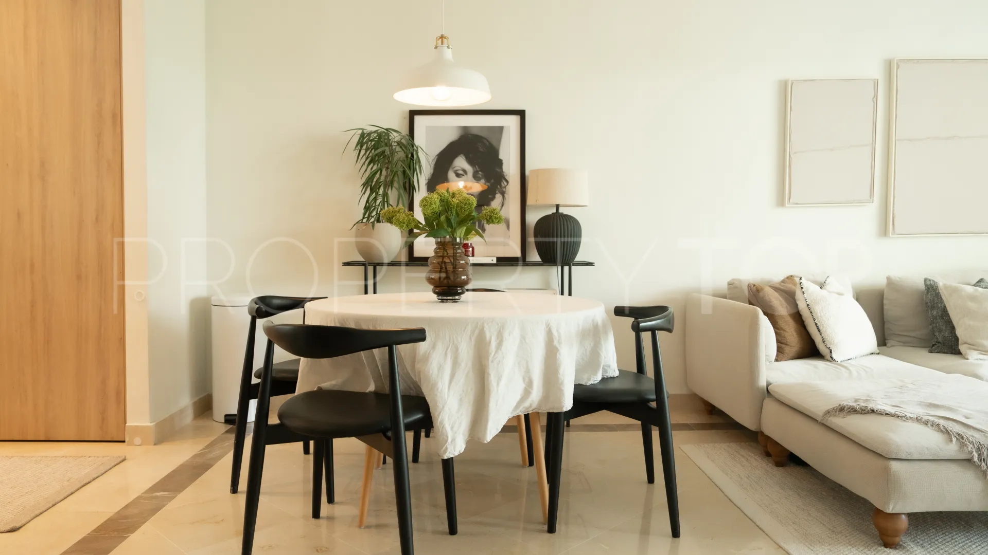 For sale ground floor apartment in El Presidente