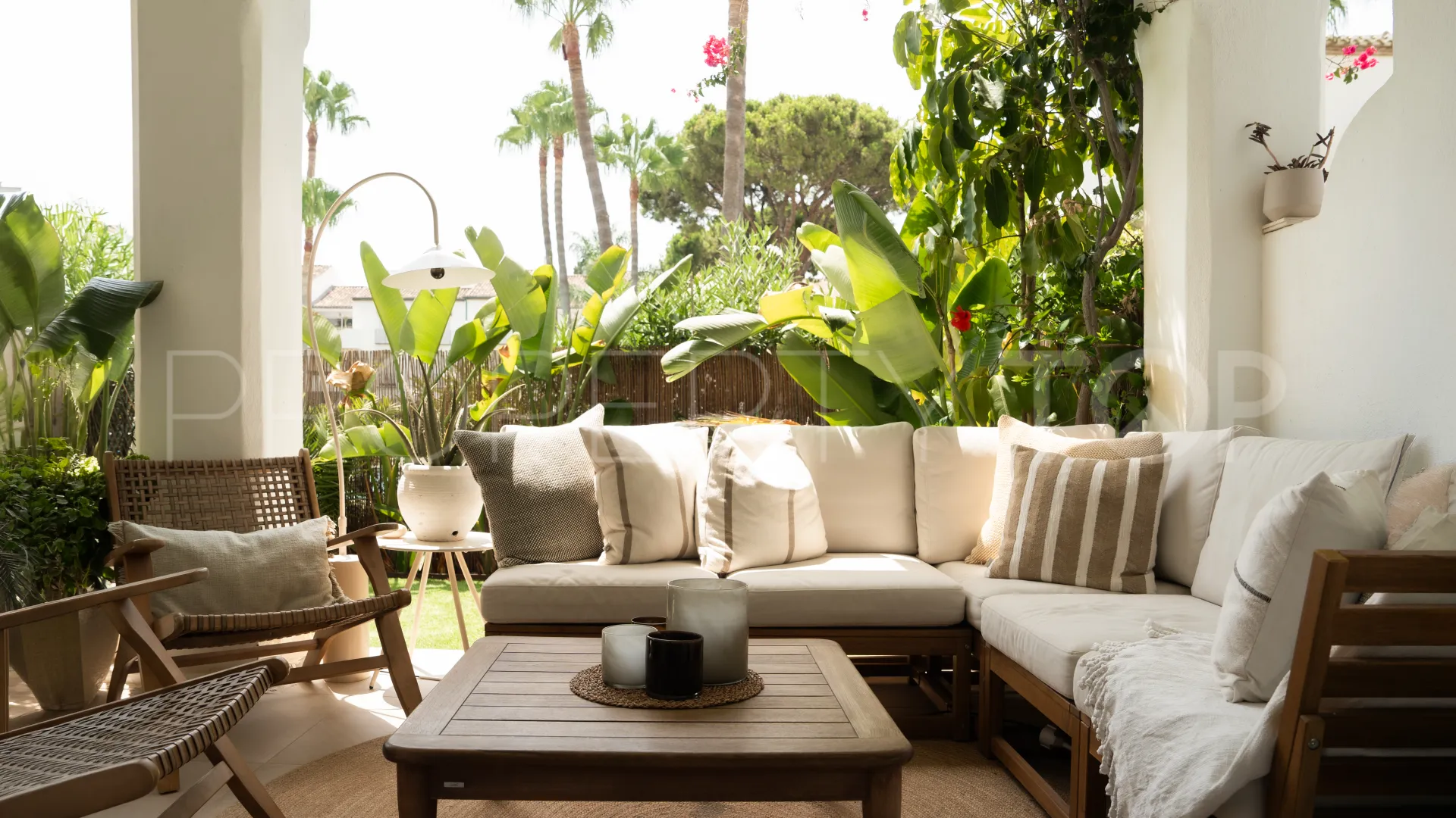 For sale ground floor apartment in El Presidente