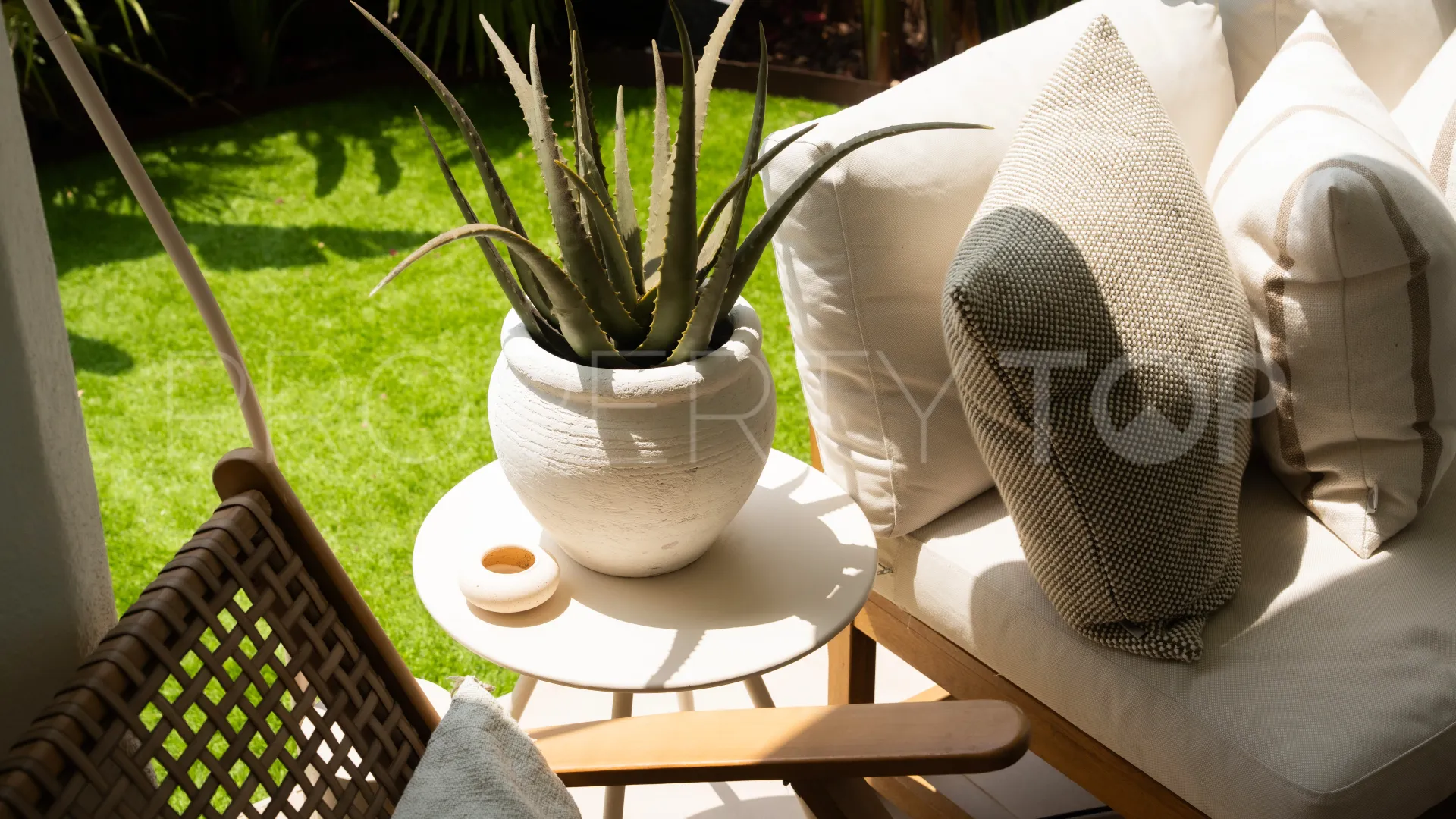 For sale ground floor apartment in El Presidente