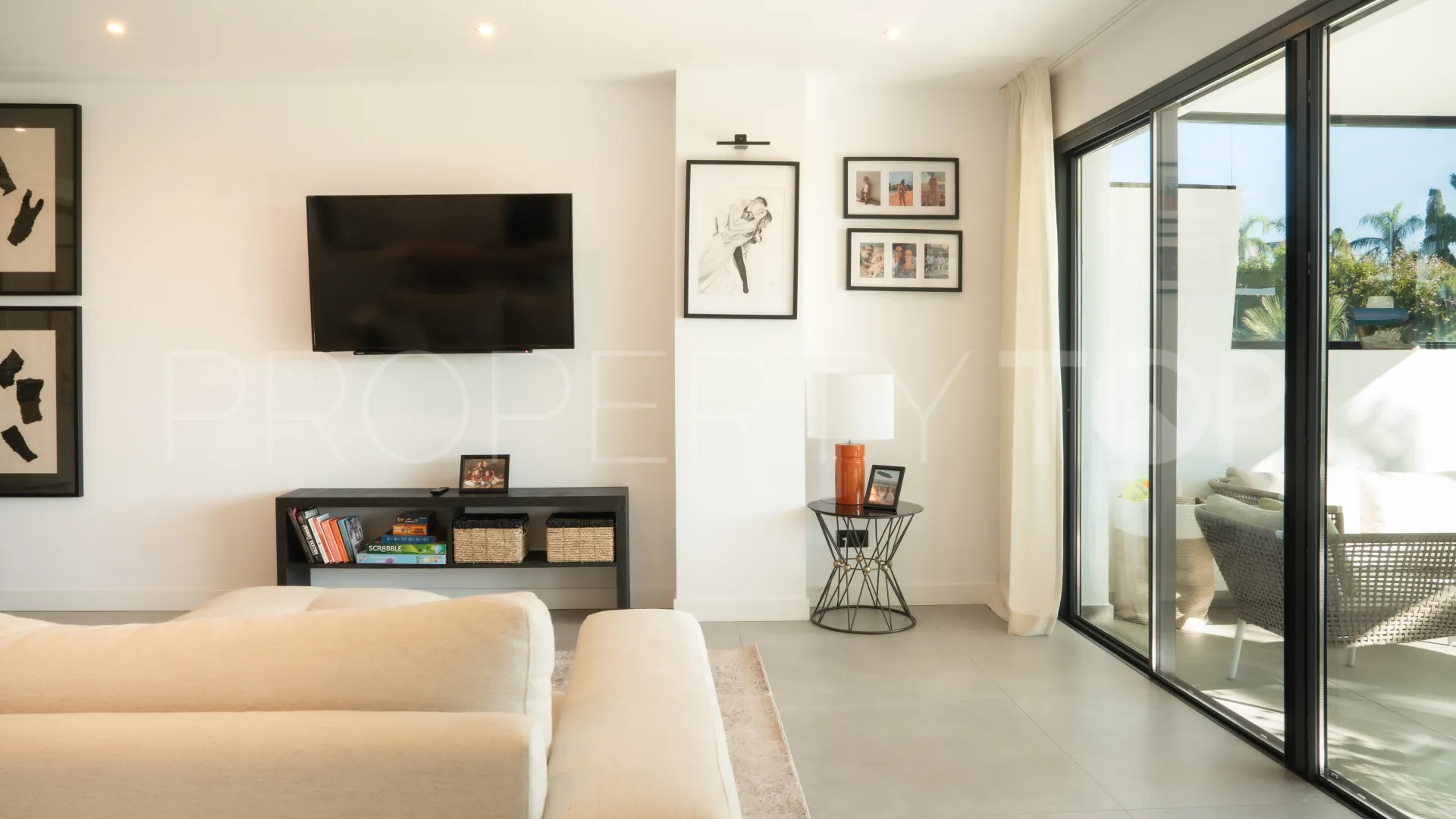 Apartamento planta baja a la venta en Mirador de Estepona Hills