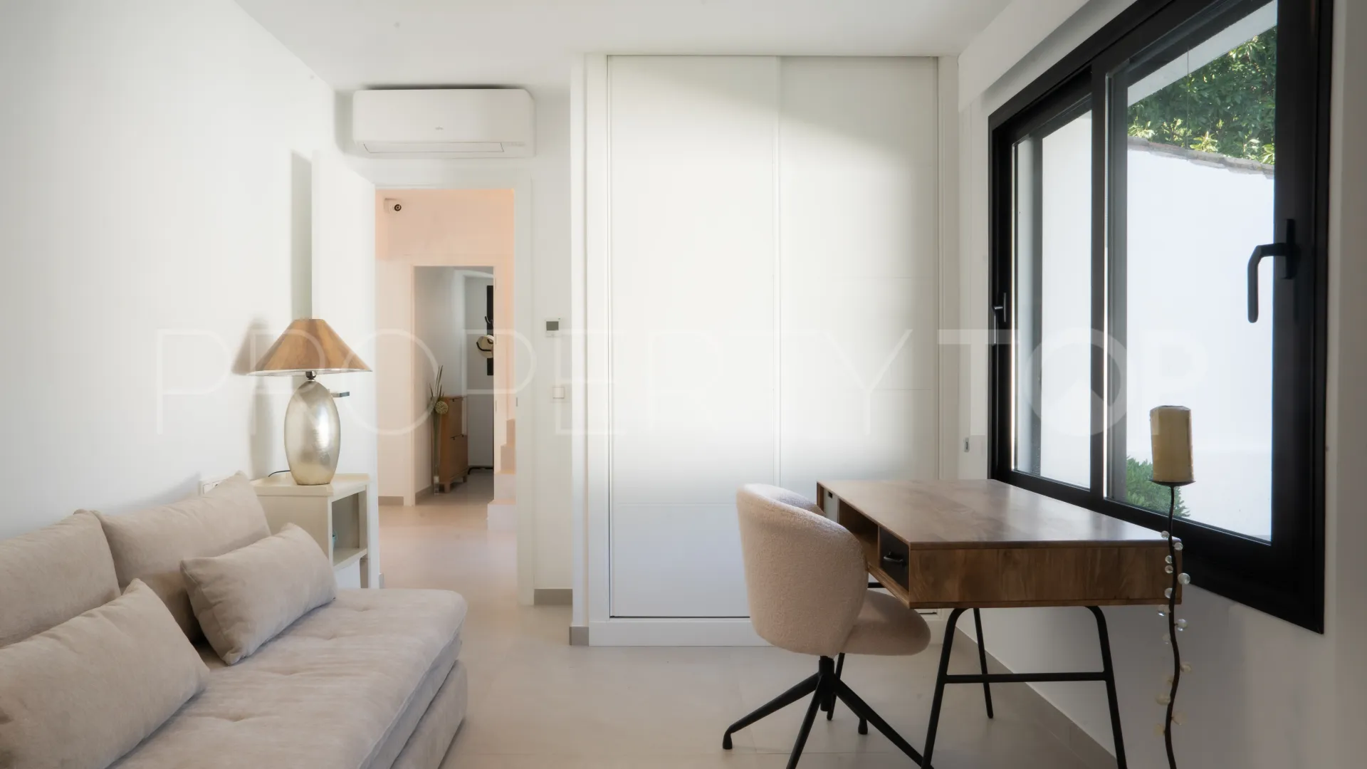Villa de 4 dormitorios a la venta en Guadalmina Alta