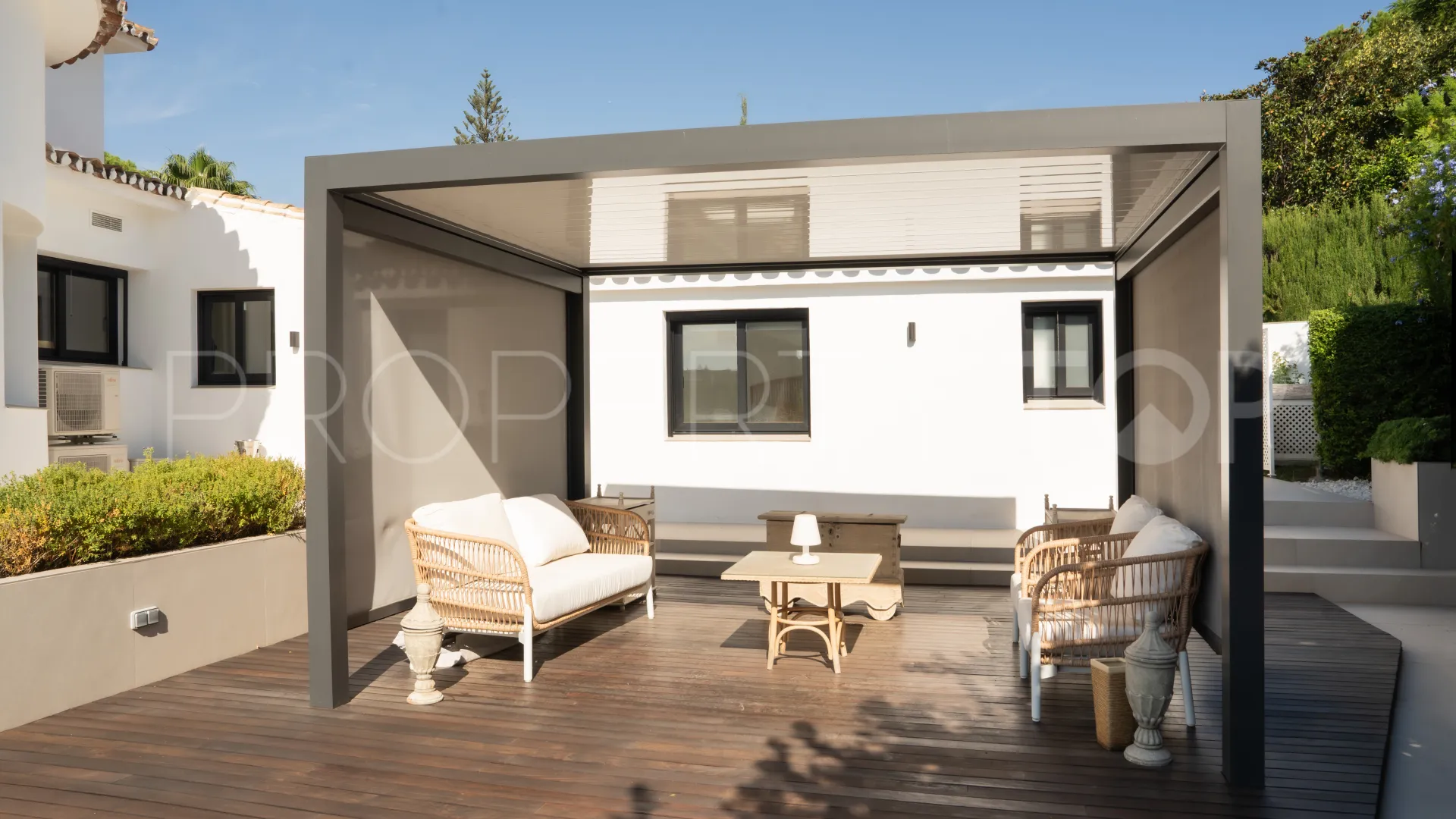 Villa de 4 dormitorios a la venta en Guadalmina Alta