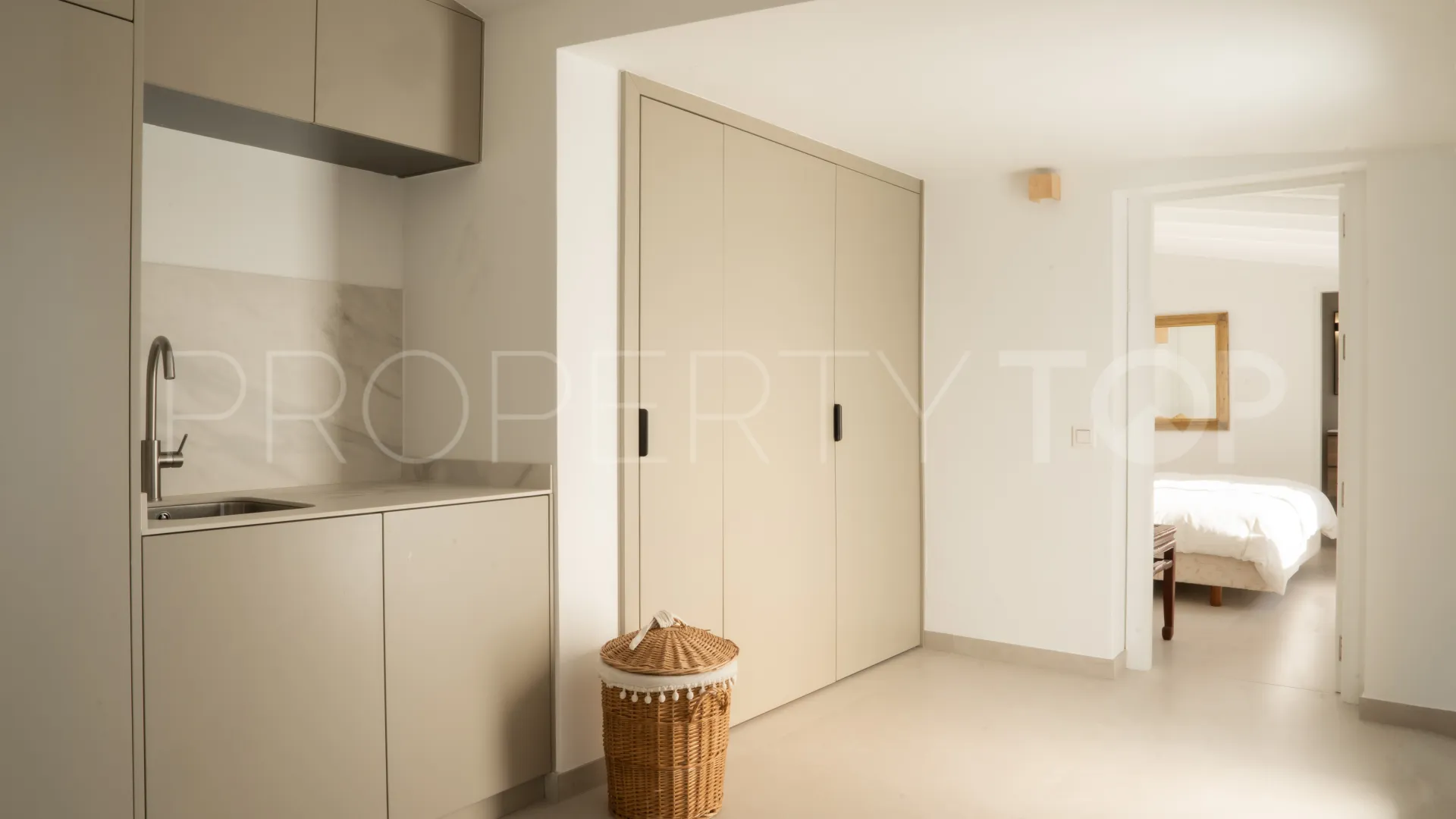 Villa de 4 dormitorios a la venta en Guadalmina Alta