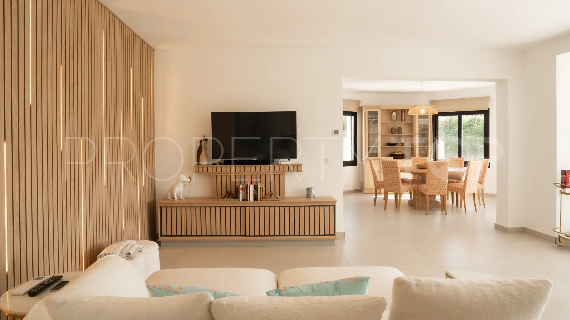 Villa de 4 dormitorios a la venta en Guadalmina Alta