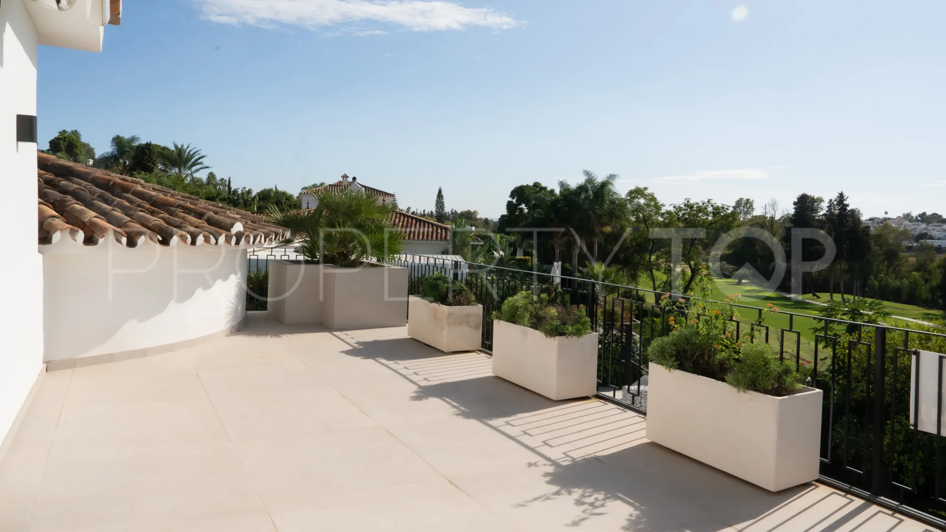 Villa de 4 dormitorios a la venta en Guadalmina Alta