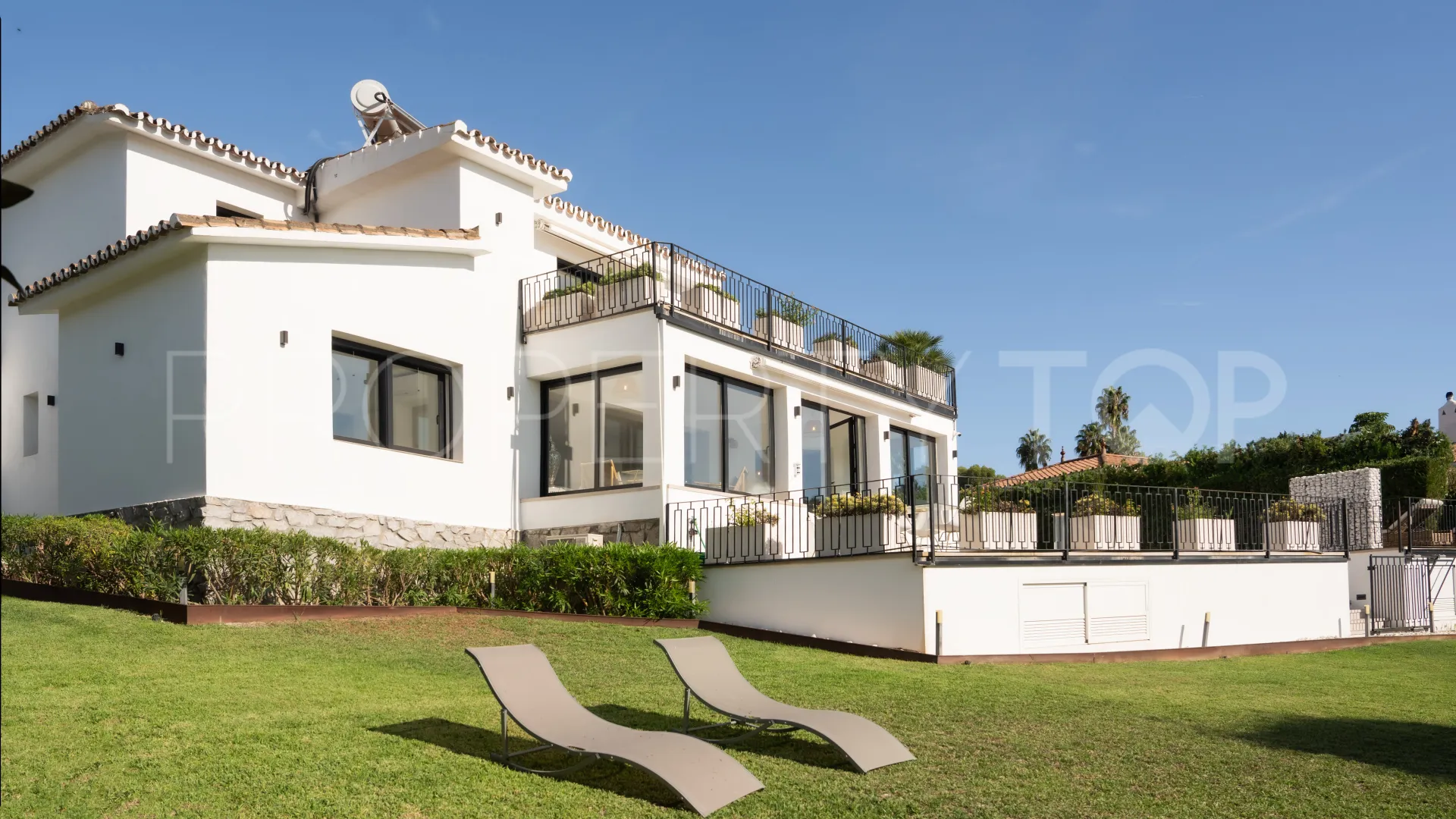 Villa de 4 dormitorios a la venta en Guadalmina Alta