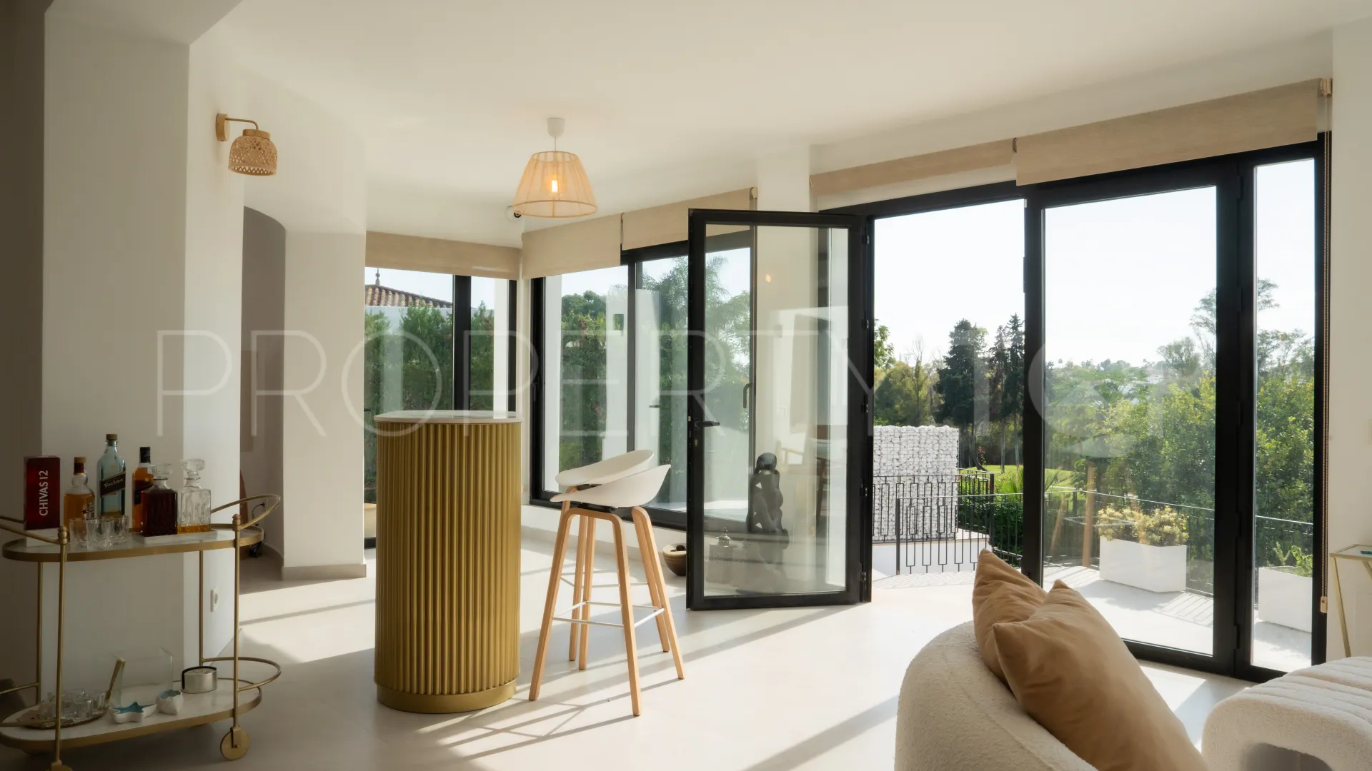 Villa de 4 dormitorios a la venta en Guadalmina Alta