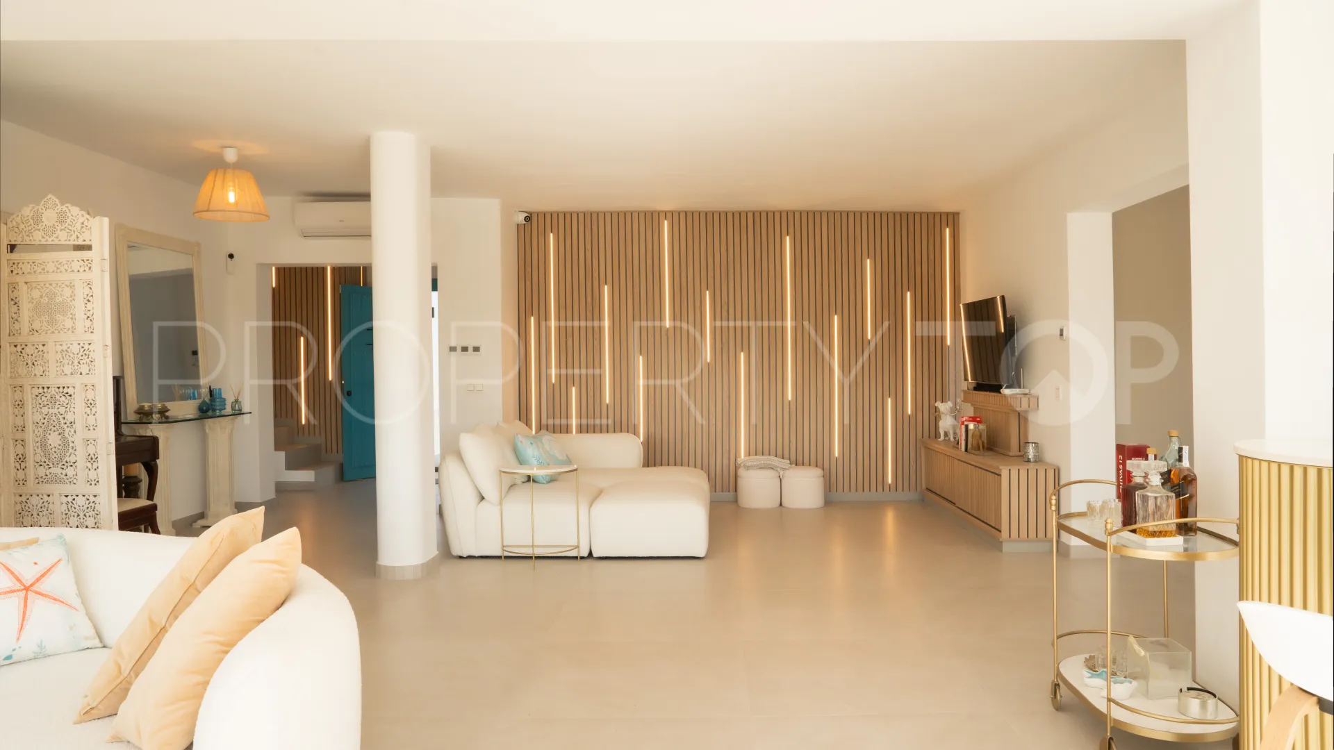 Villa de 4 dormitorios a la venta en Guadalmina Alta