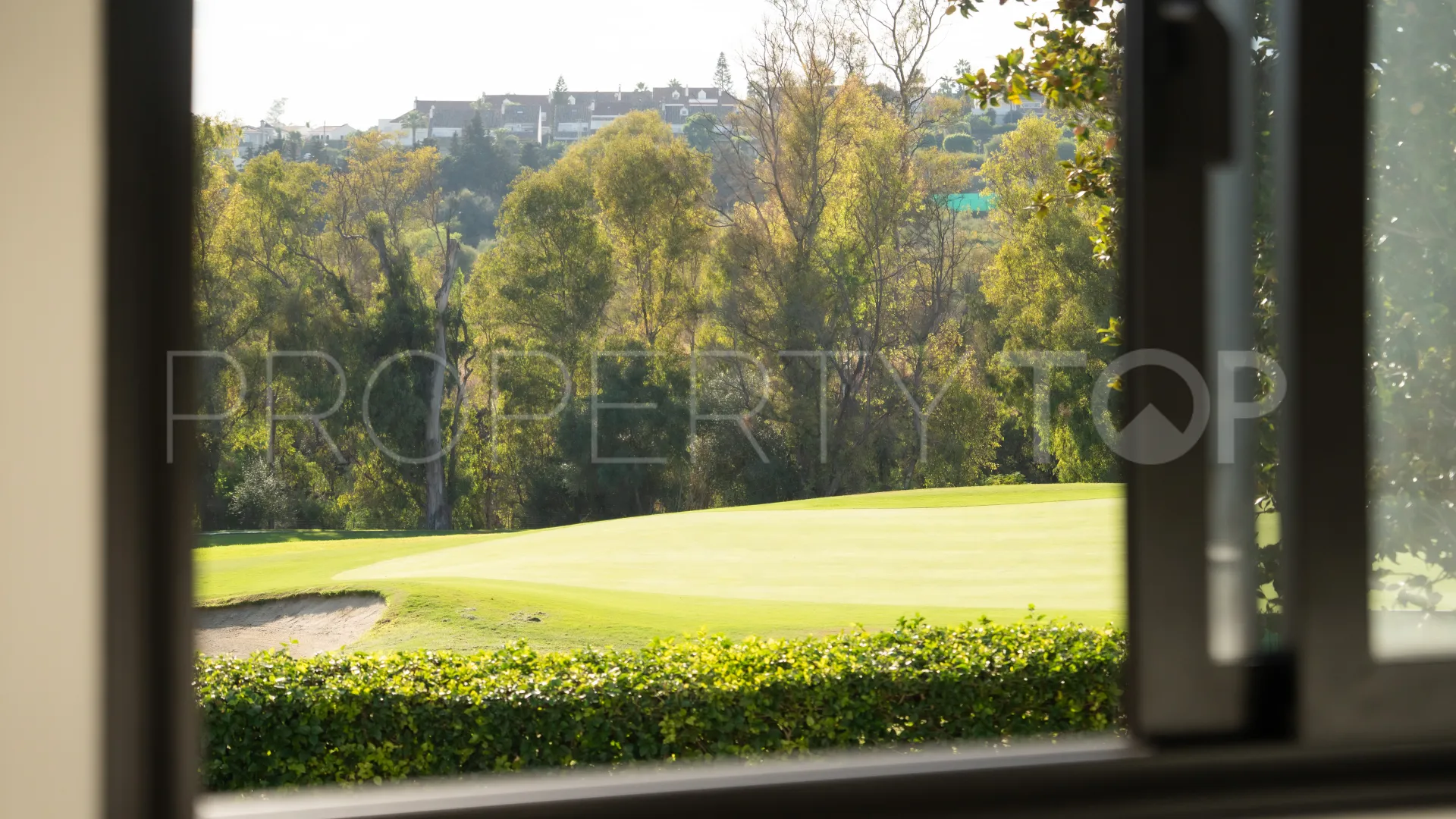 Villa de 4 dormitorios a la venta en Guadalmina Alta