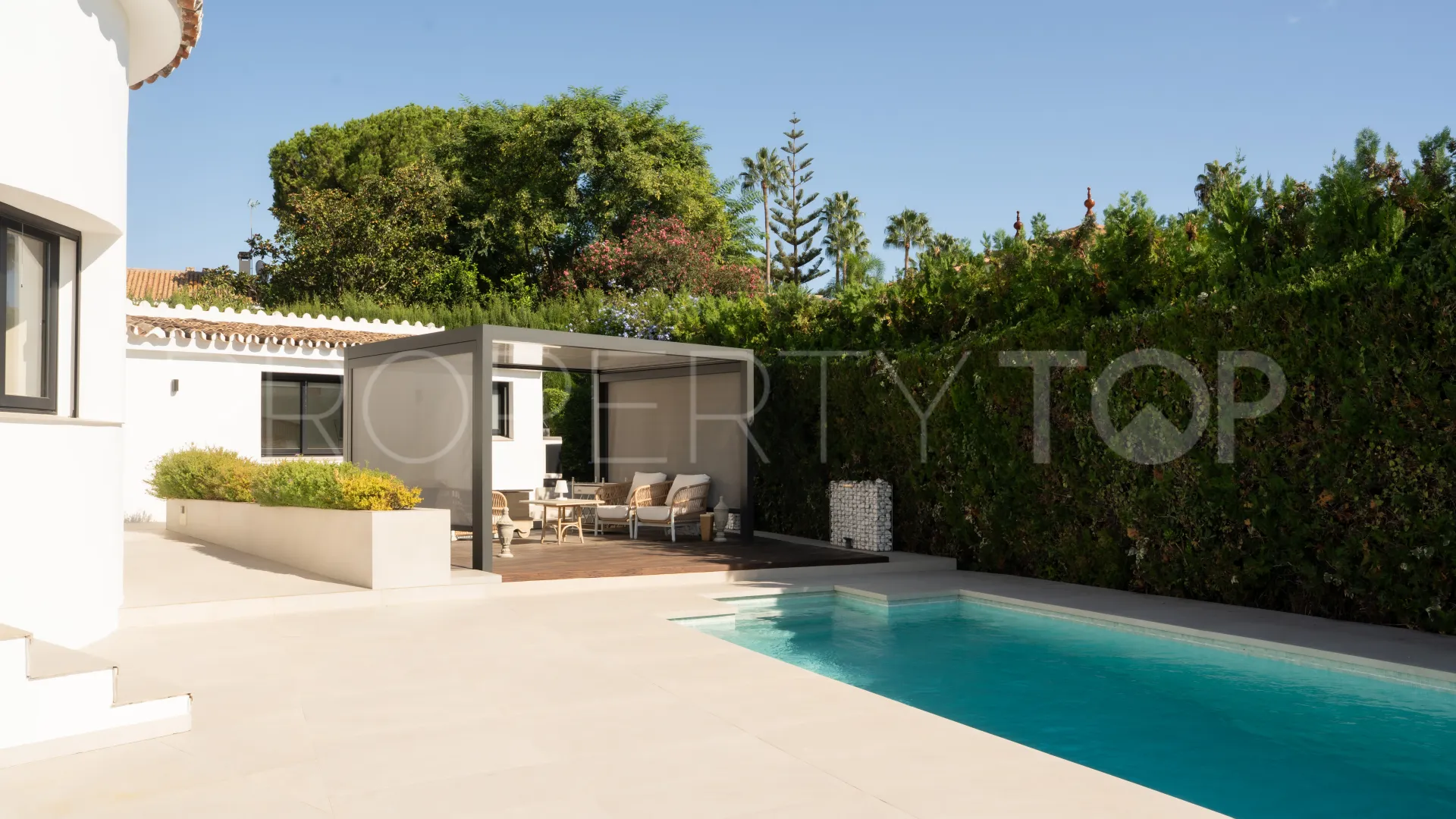Villa de 4 dormitorios a la venta en Guadalmina Alta