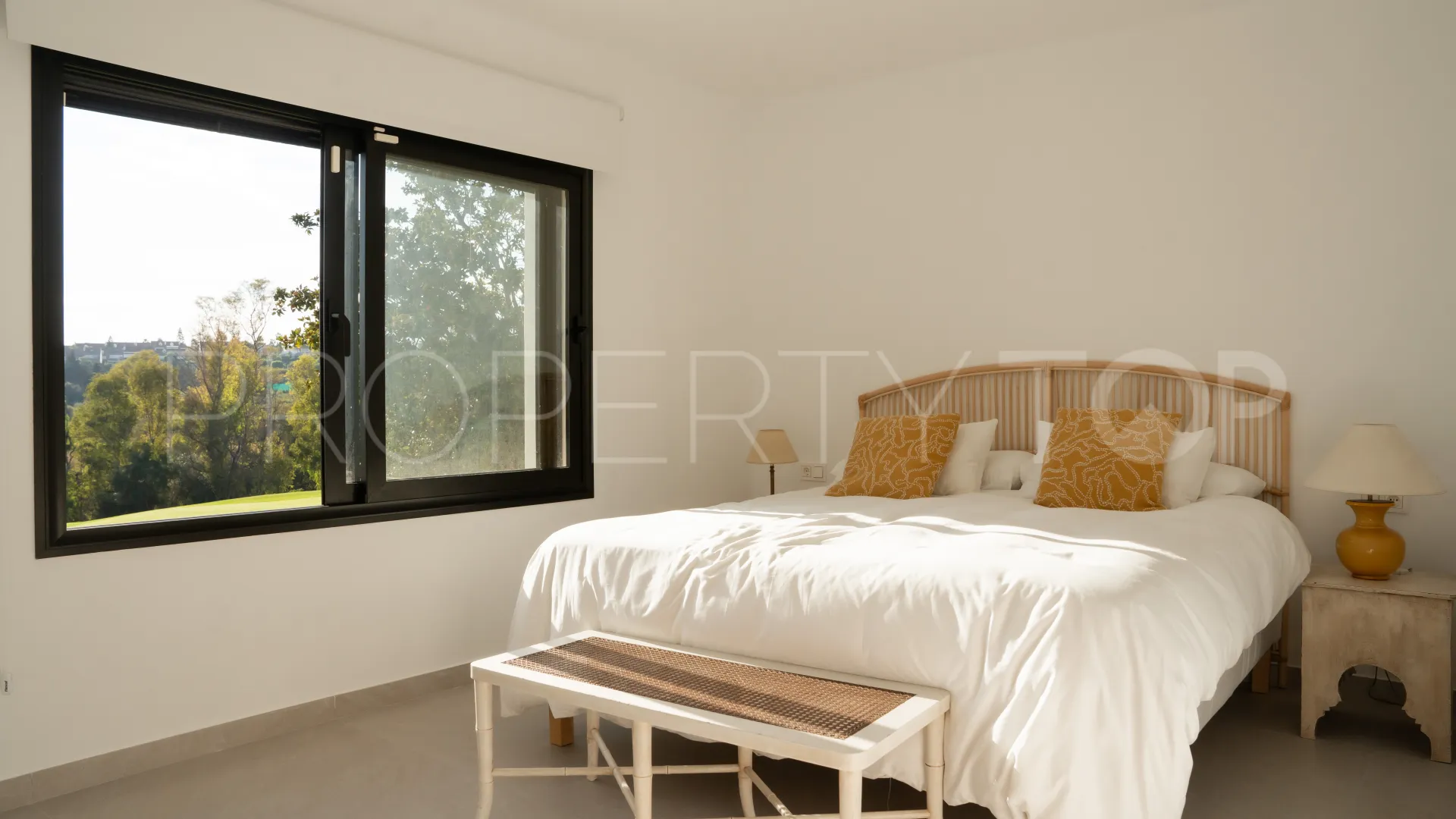 Villa de 4 dormitorios a la venta en Guadalmina Alta