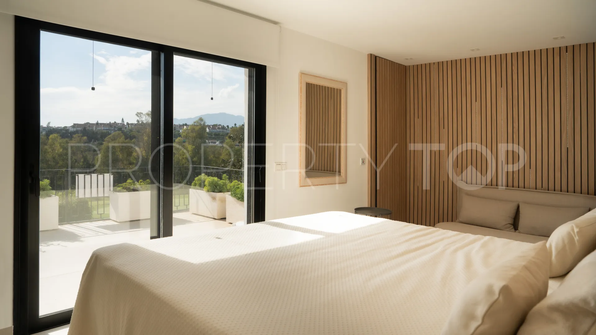 Villa de 4 dormitorios a la venta en Guadalmina Alta