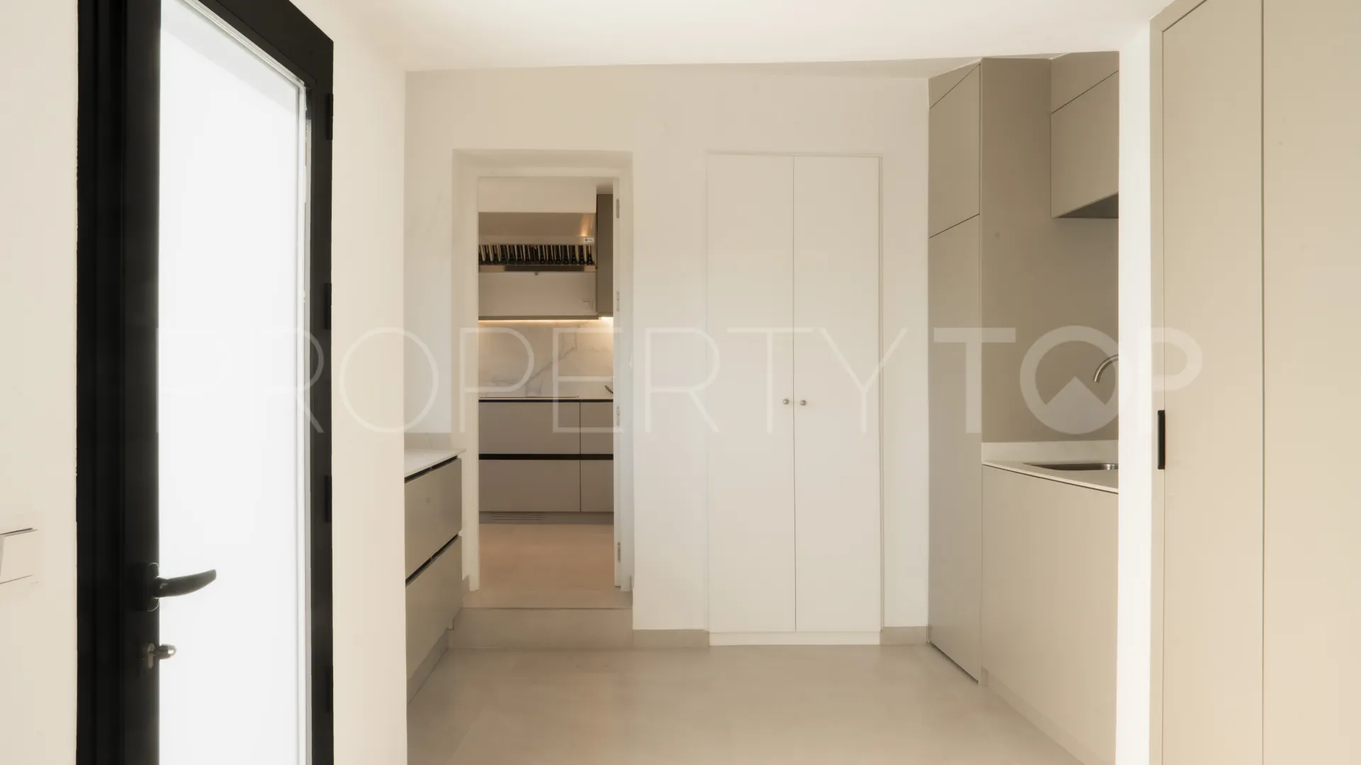 Villa de 4 dormitorios a la venta en Guadalmina Alta