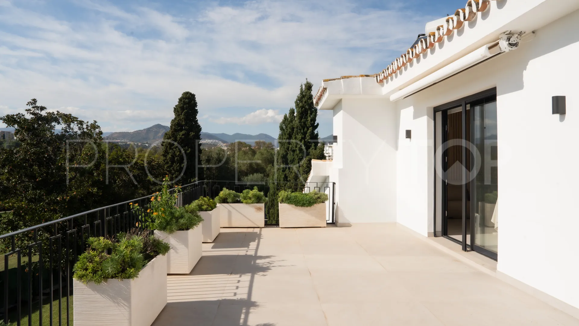 Villa de 4 dormitorios a la venta en Guadalmina Alta