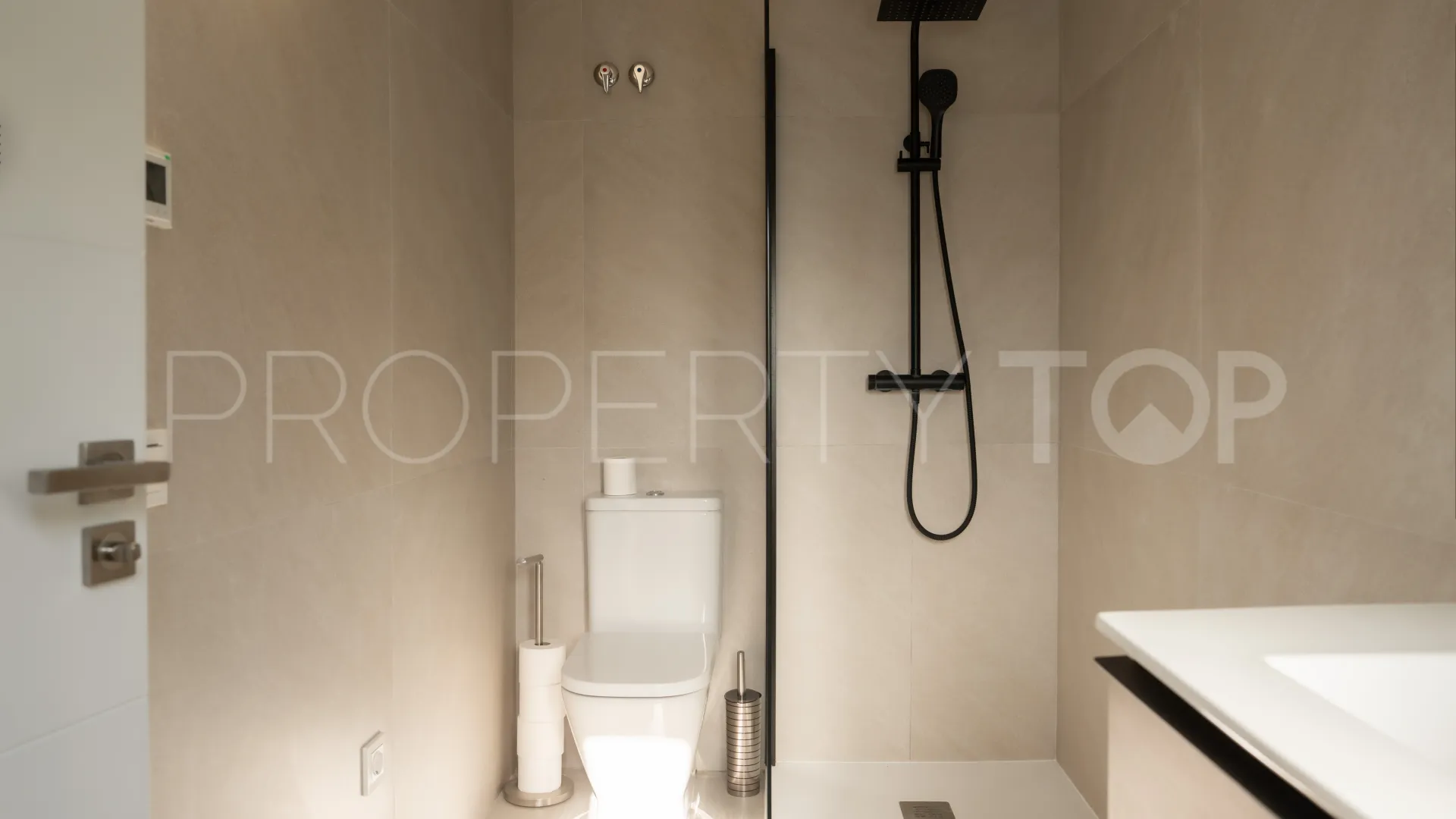 Villa de 4 dormitorios a la venta en Guadalmina Alta