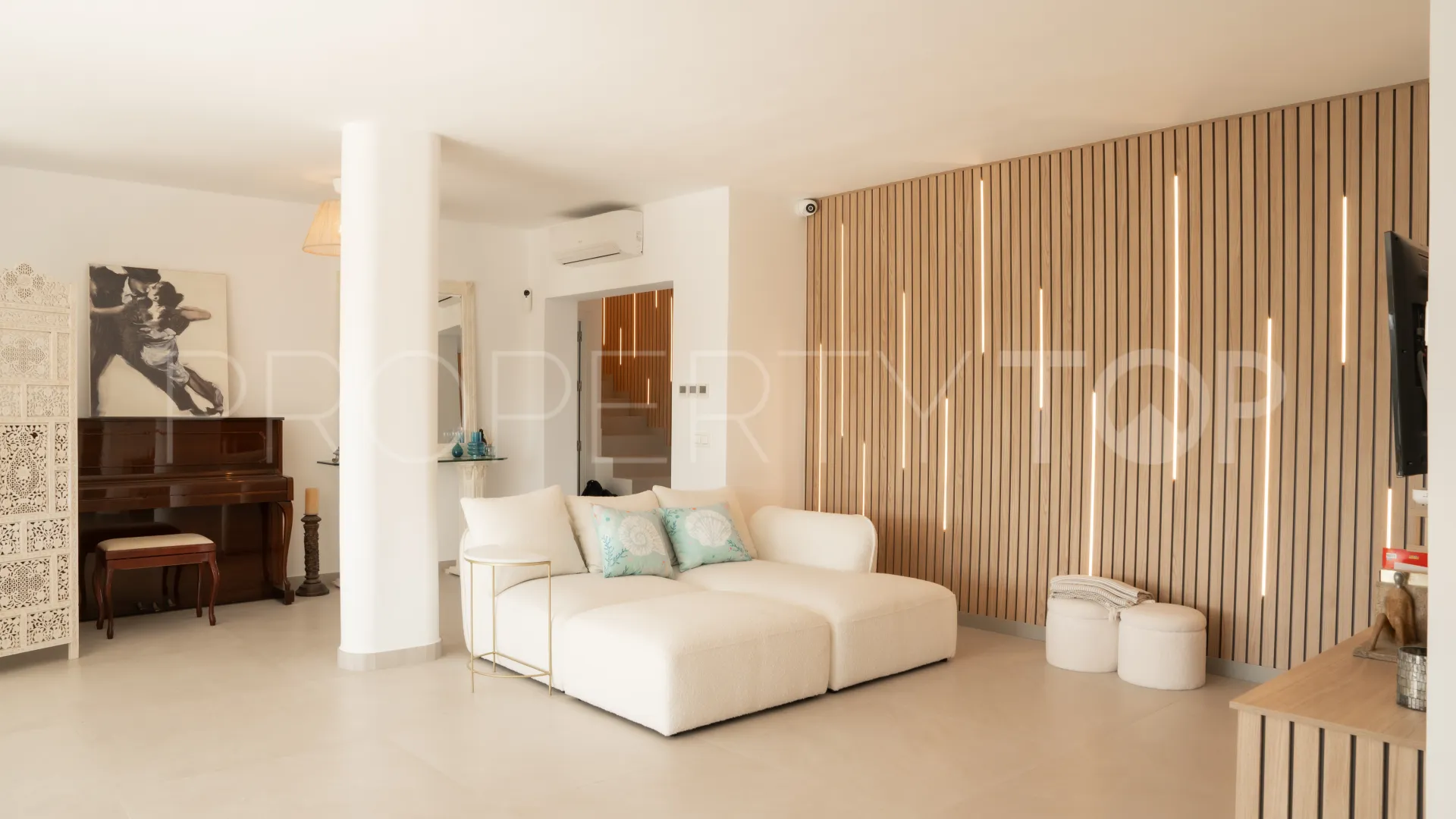 Villa de 4 dormitorios a la venta en Guadalmina Alta