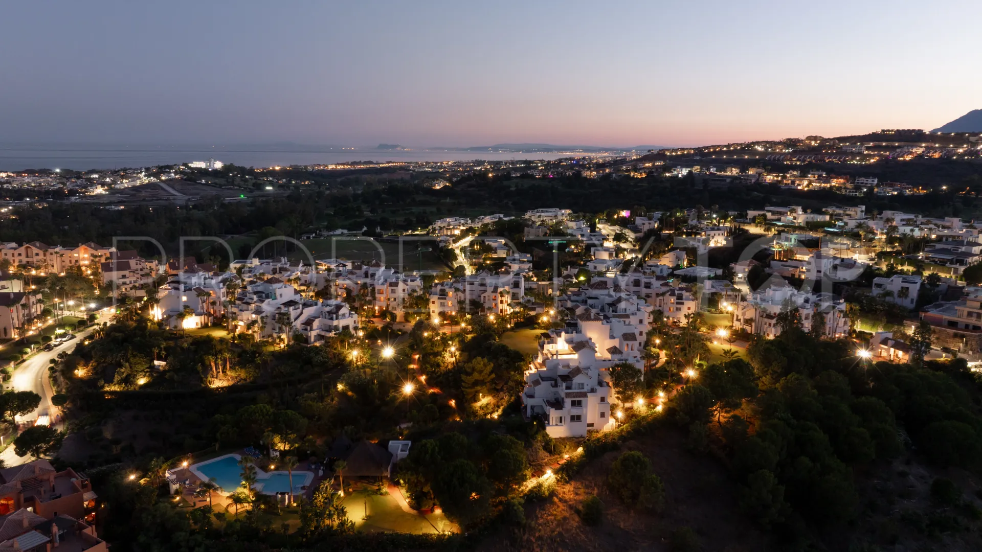 Se vende atico duplex en Lomas del Marqués