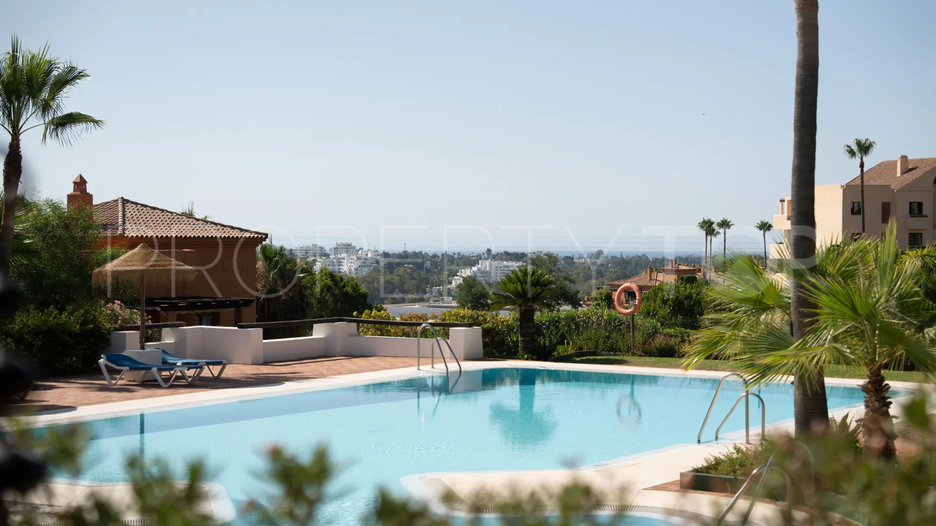 Se vende atico duplex en Lomas del Marqués