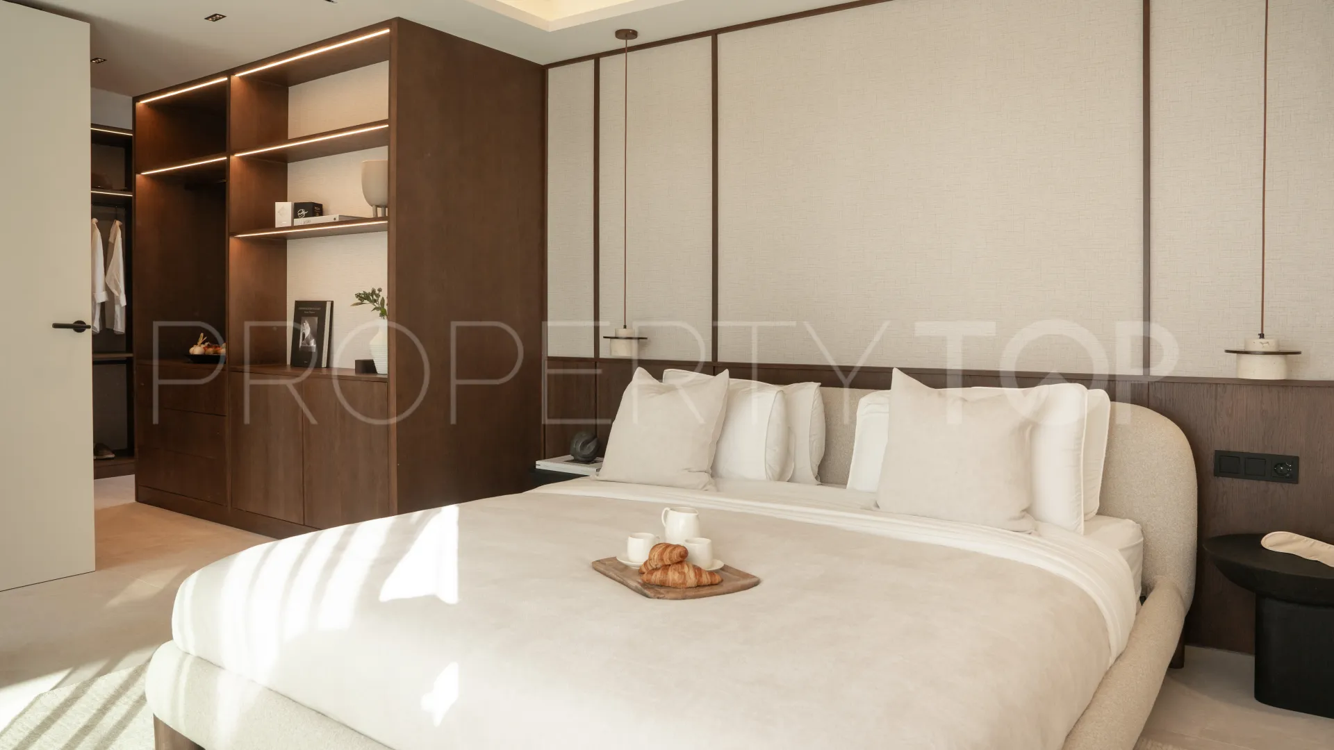 Se vende atico duplex en Lomas del Marqués