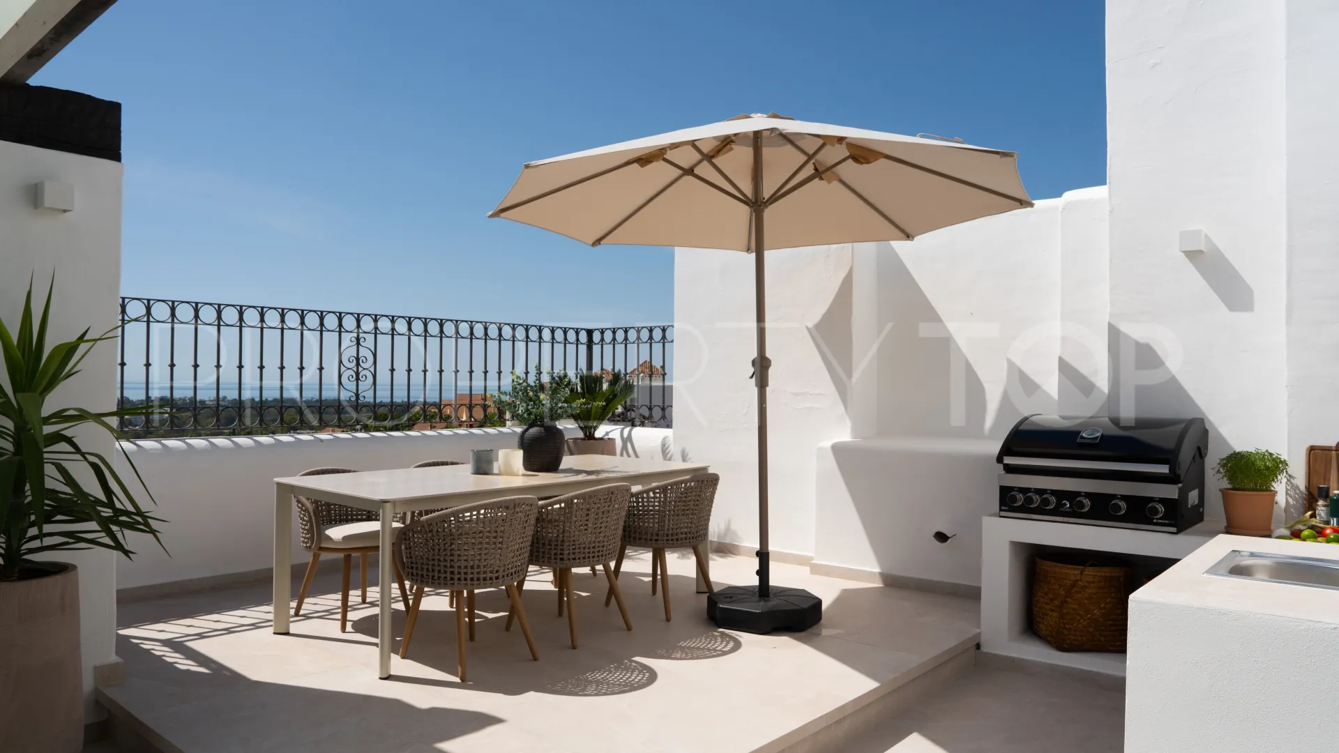 Se vende atico duplex en Lomas del Marqués