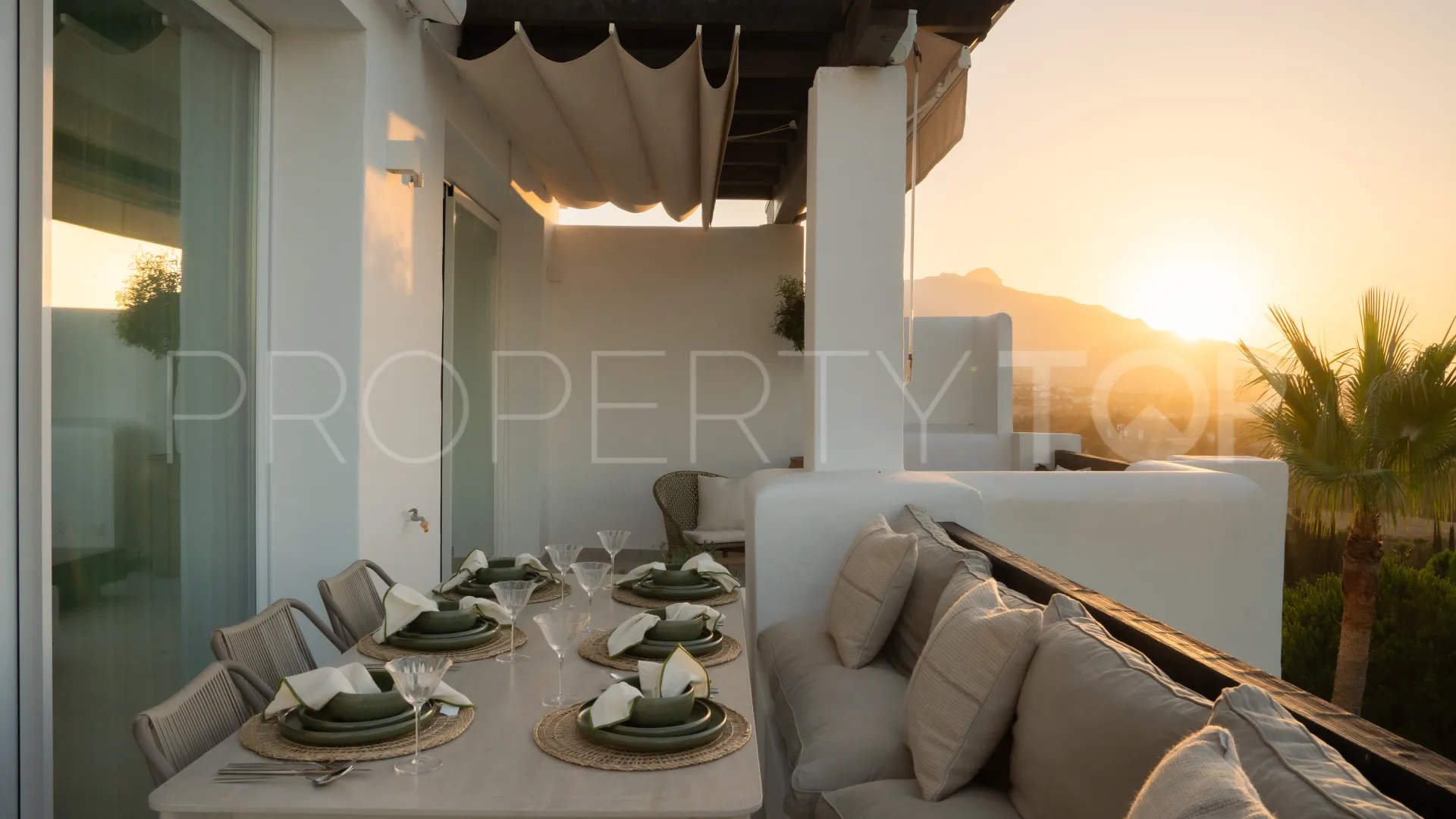 Se vende atico duplex en Lomas del Marqués