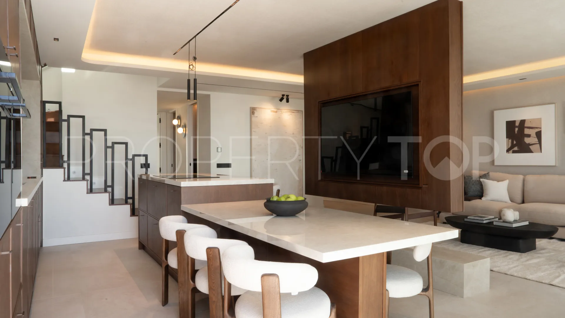 Se vende atico duplex en Lomas del Marqués