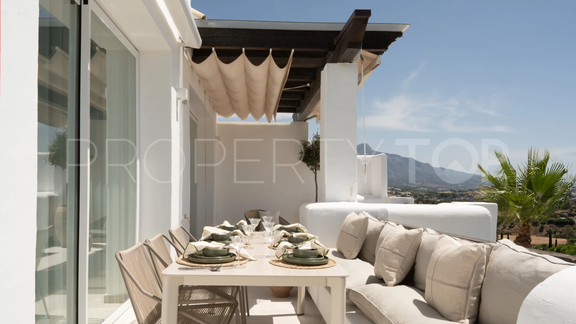 Se vende atico duplex en Lomas del Marqués