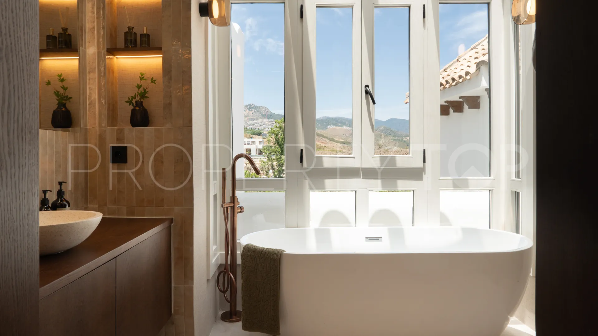Se vende atico duplex en Lomas del Marqués