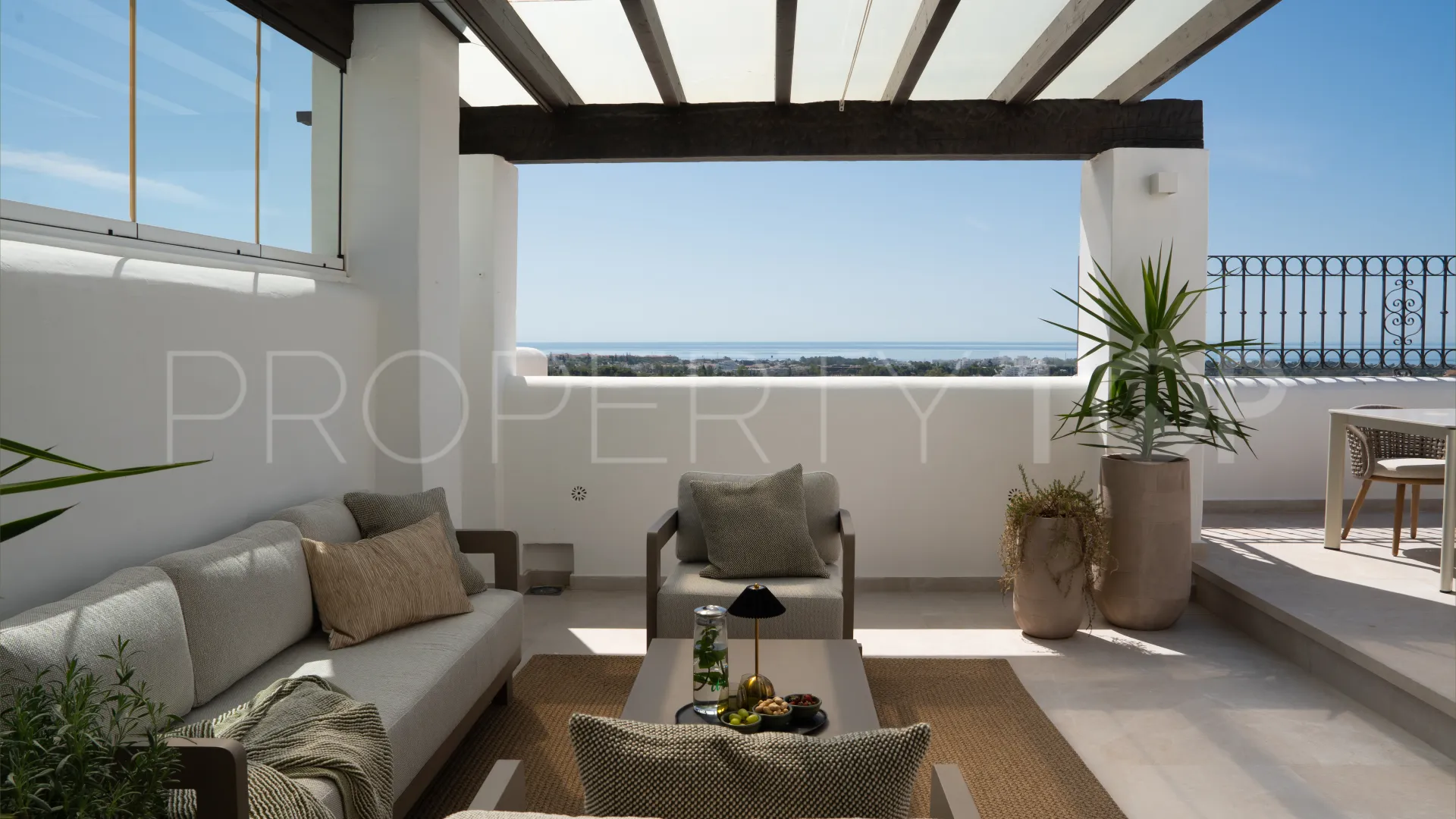 Se vende atico duplex en Lomas del Marqués