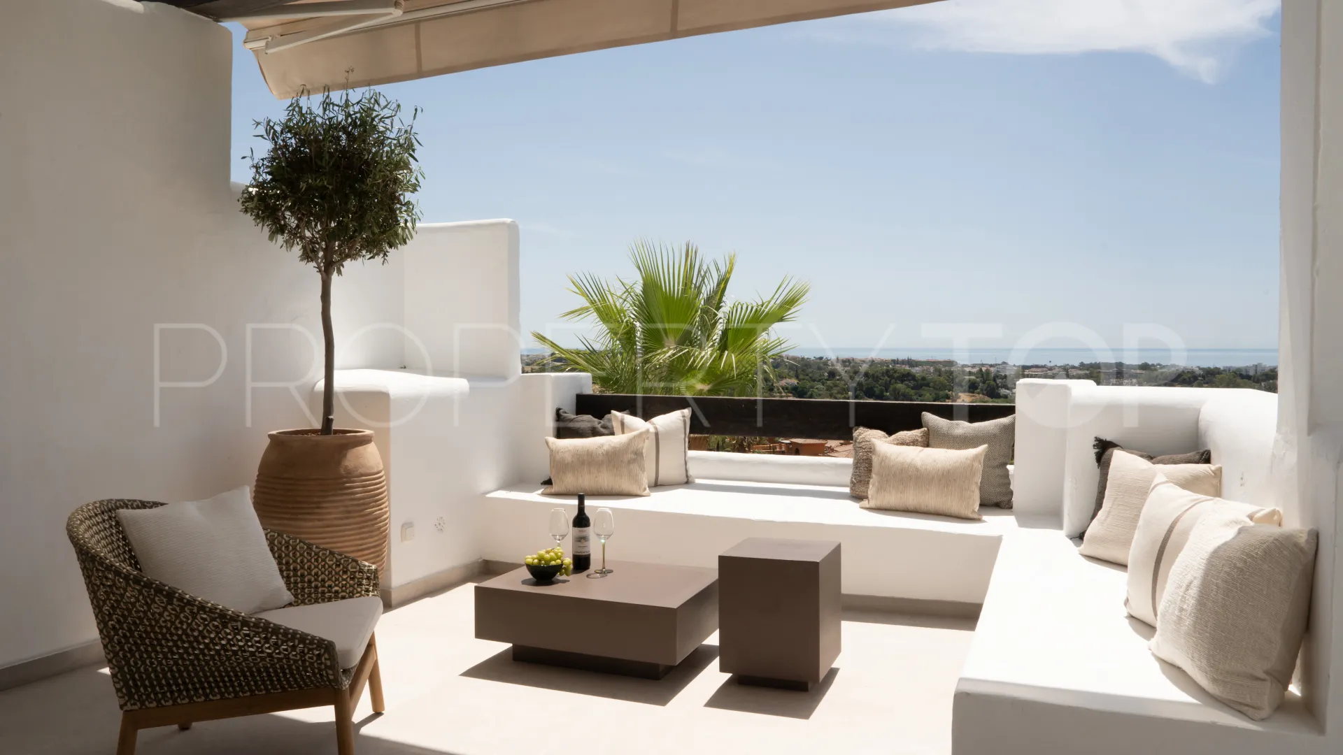 Se vende atico duplex en Lomas del Marqués