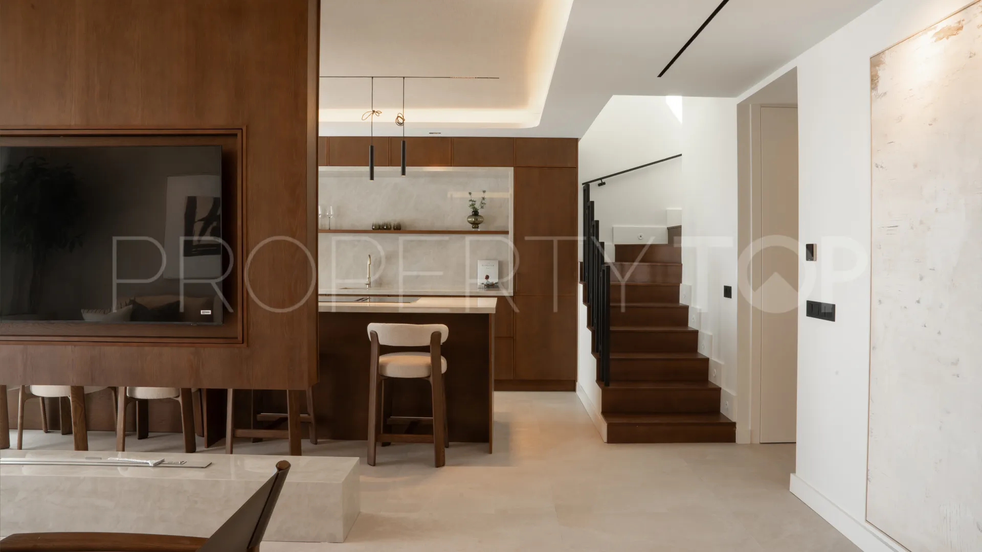 Se vende atico duplex en Lomas del Marqués