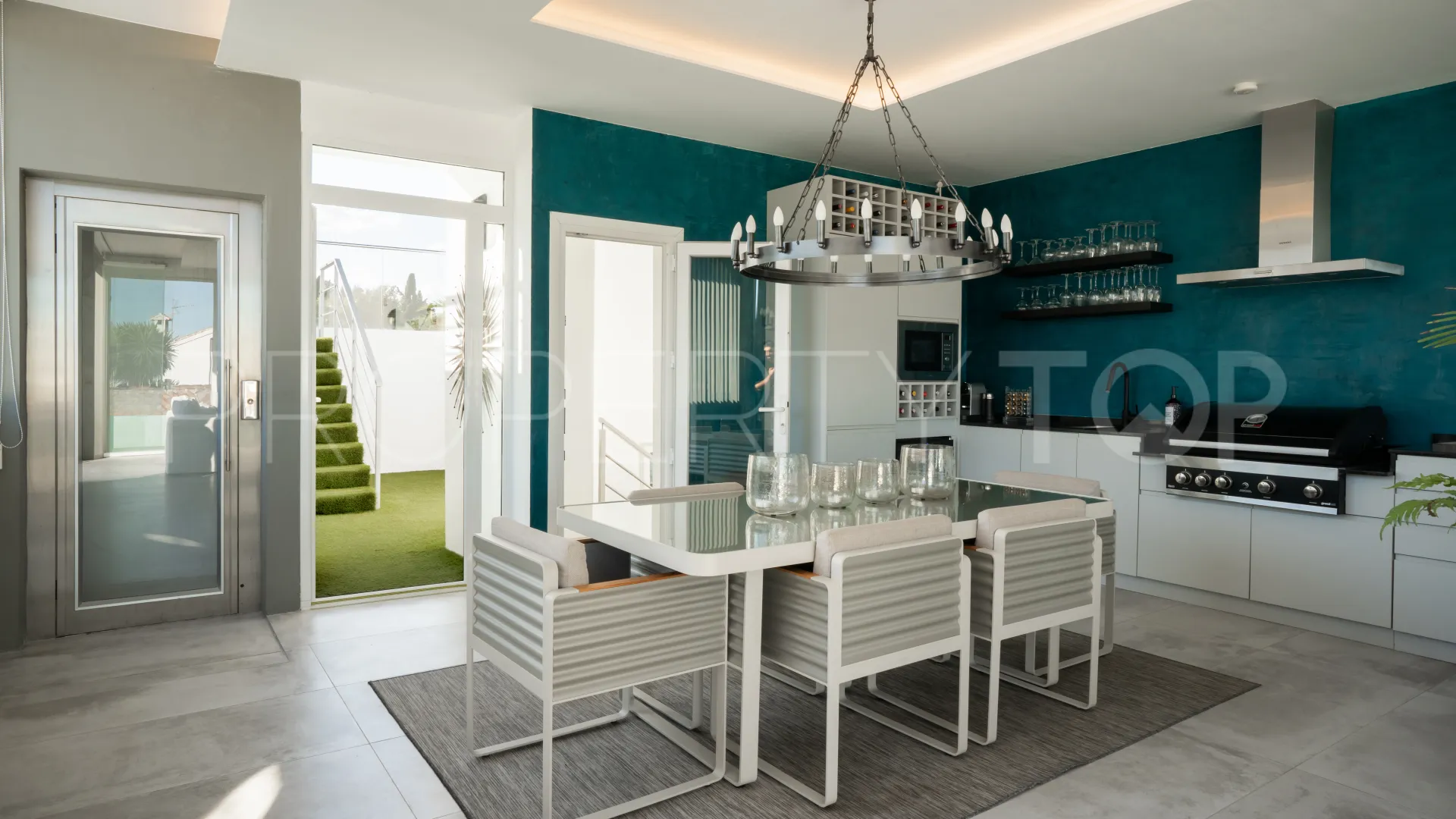 Villa de 5 dormitorios en venta en Torrenueva