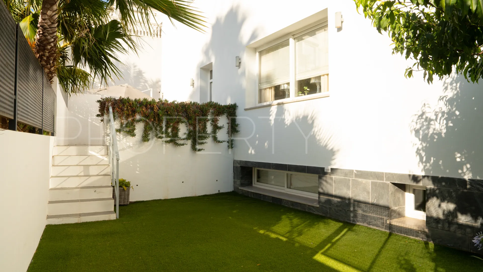 Villa de 5 dormitorios en venta en Torrenueva