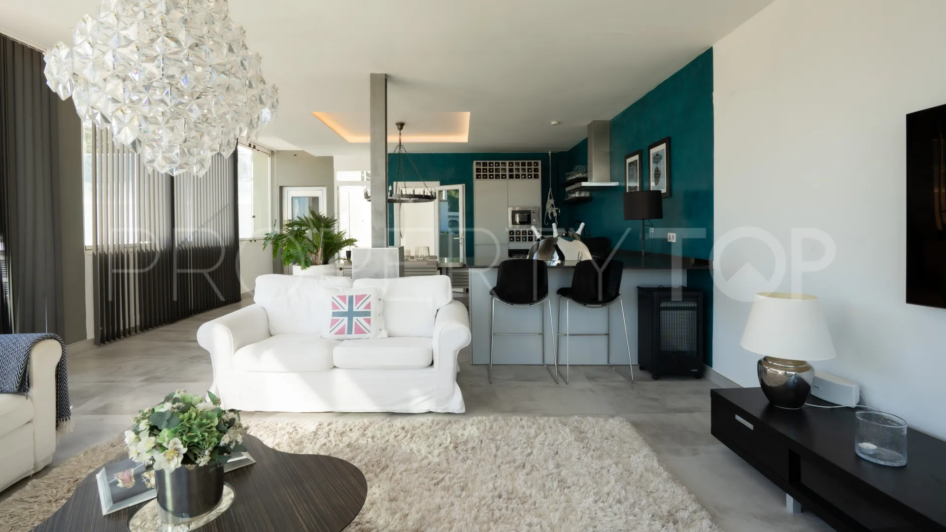 Villa de 5 dormitorios en venta en Torrenueva