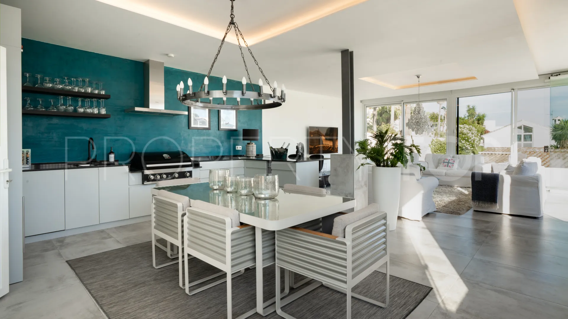 Villa de 5 dormitorios en venta en Torrenueva