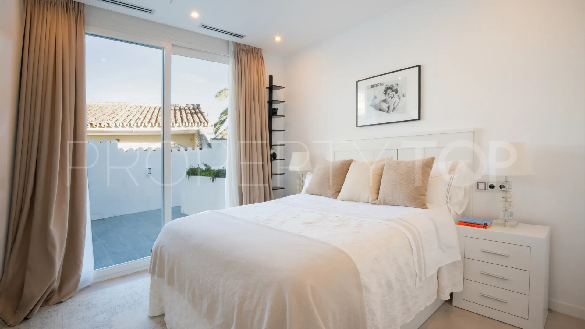 Villa de 5 dormitorios en venta en Torrenueva