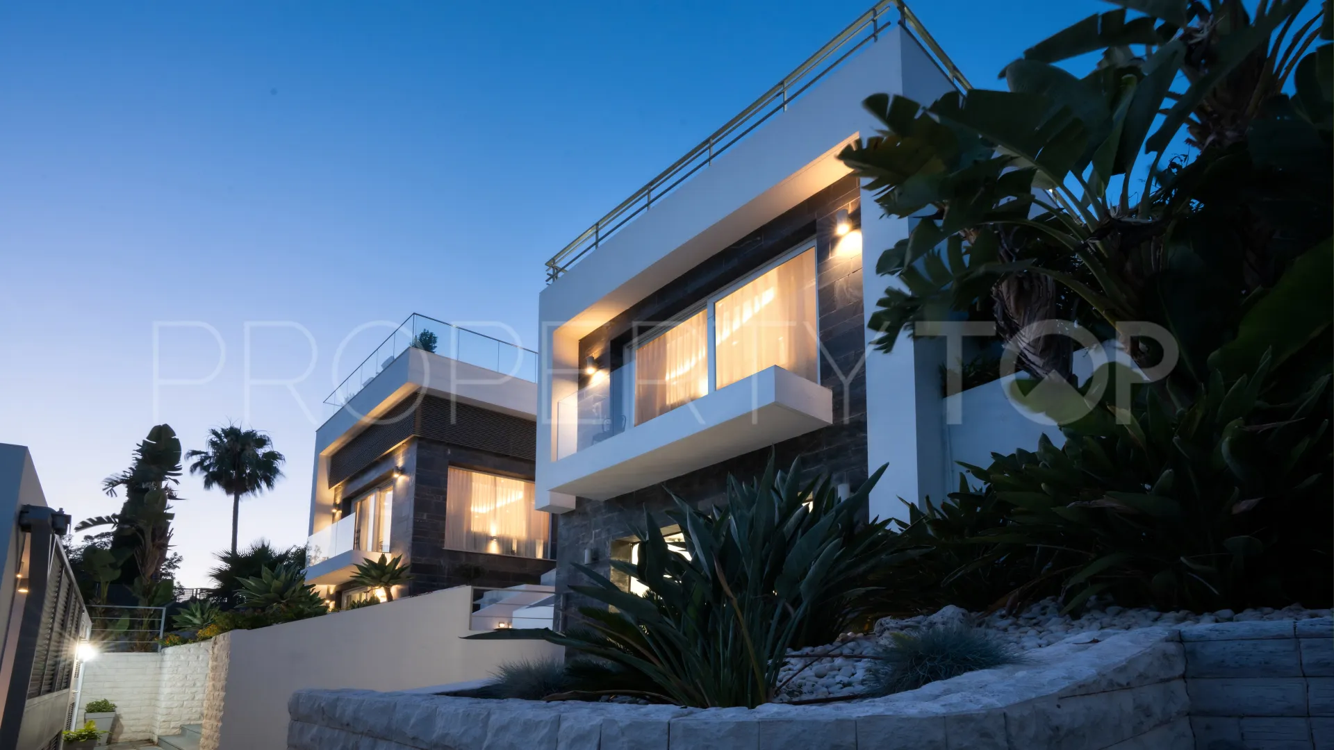 Villa de 5 dormitorios en venta en Torrenueva