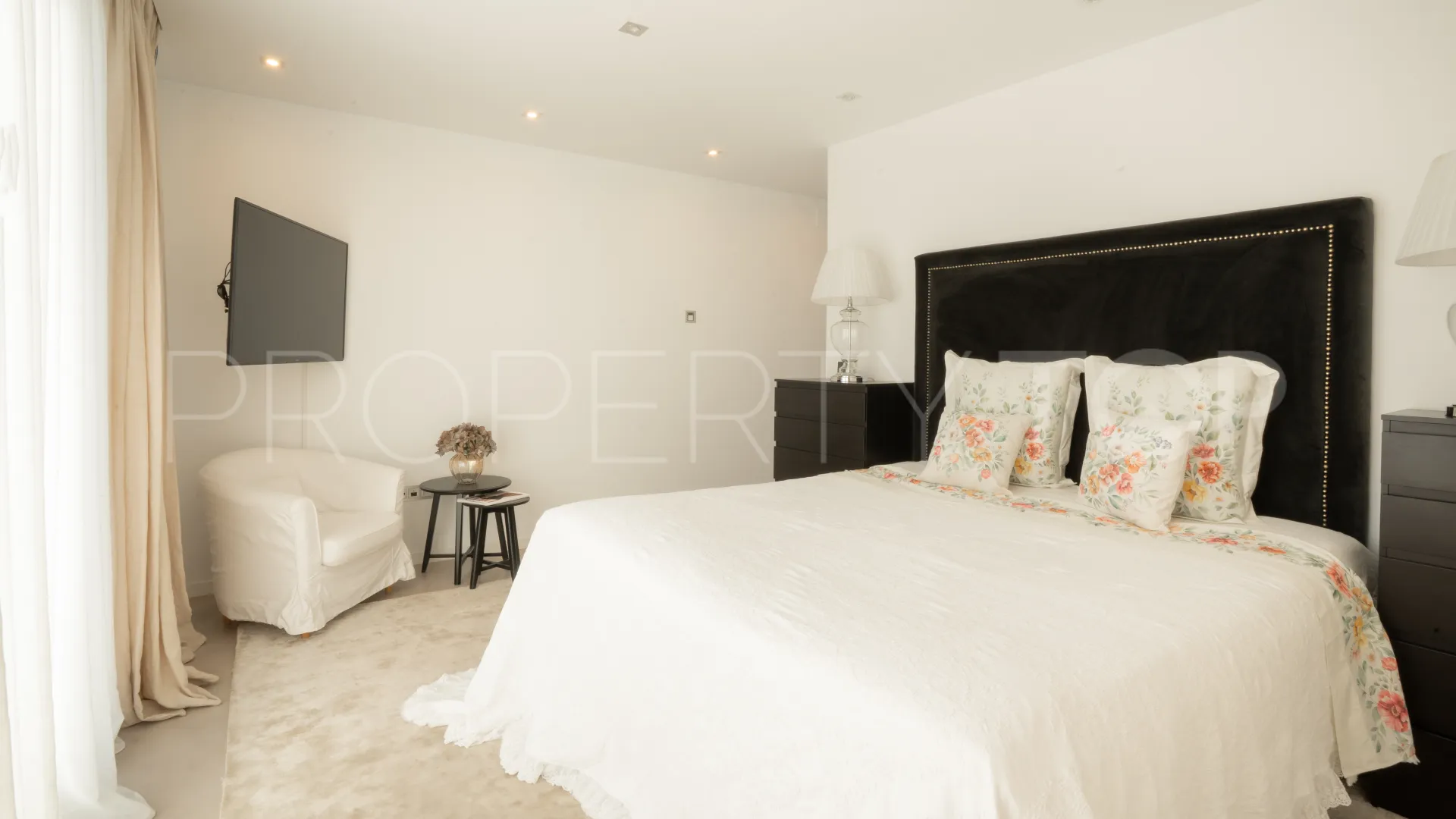 Villa de 5 dormitorios en venta en Torrenueva