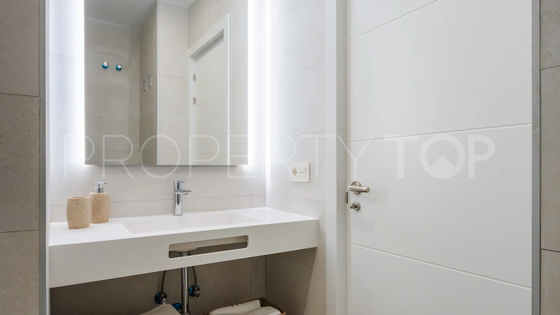 3 bedrooms apartment for sale in Estepona Centre