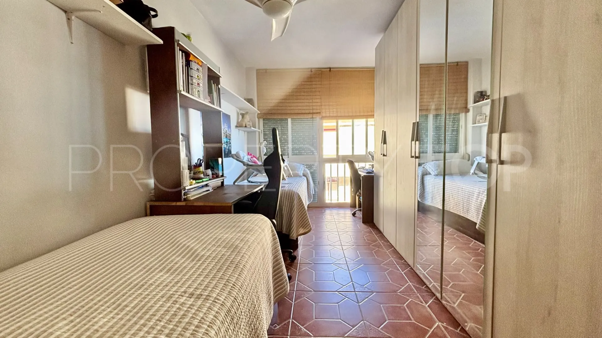 For sale apartment in Estepona Centre with 3 bedrooms