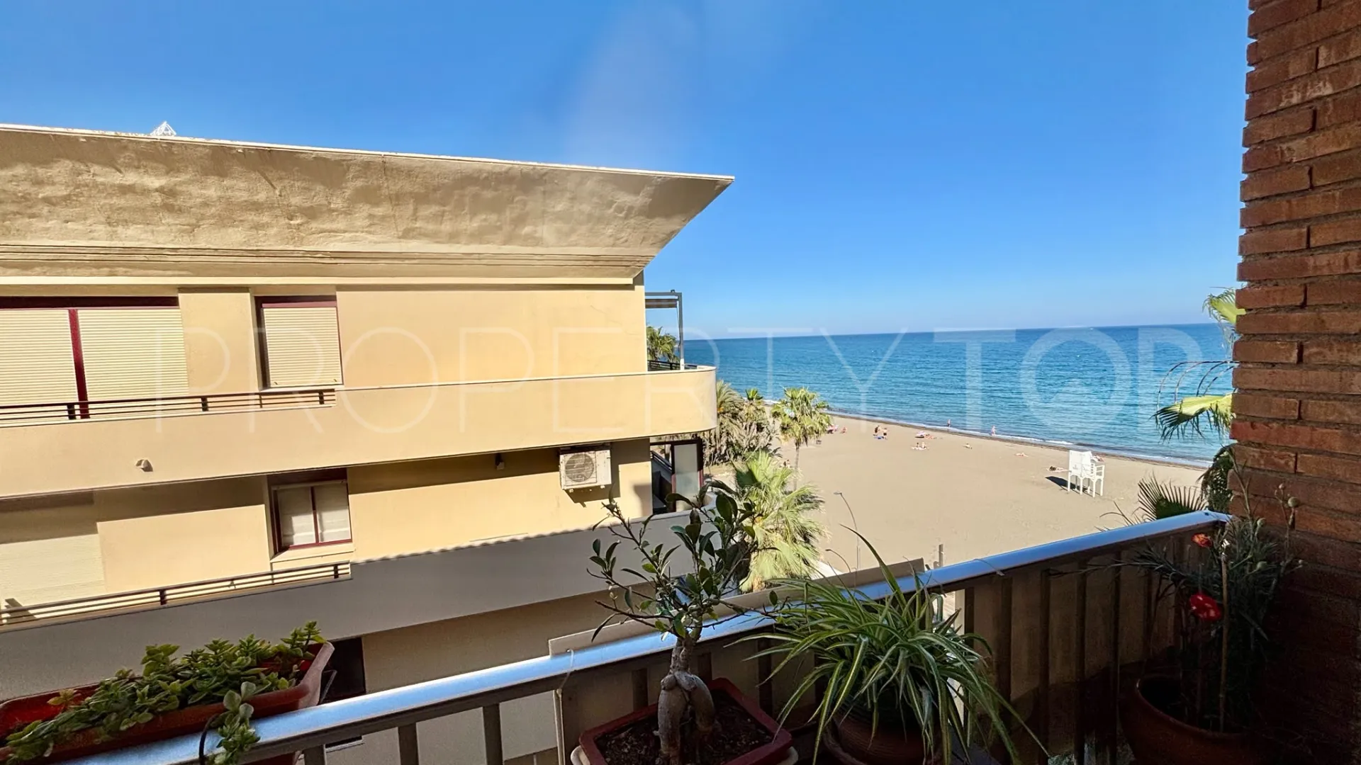 For sale apartment in Estepona Centre with 3 bedrooms