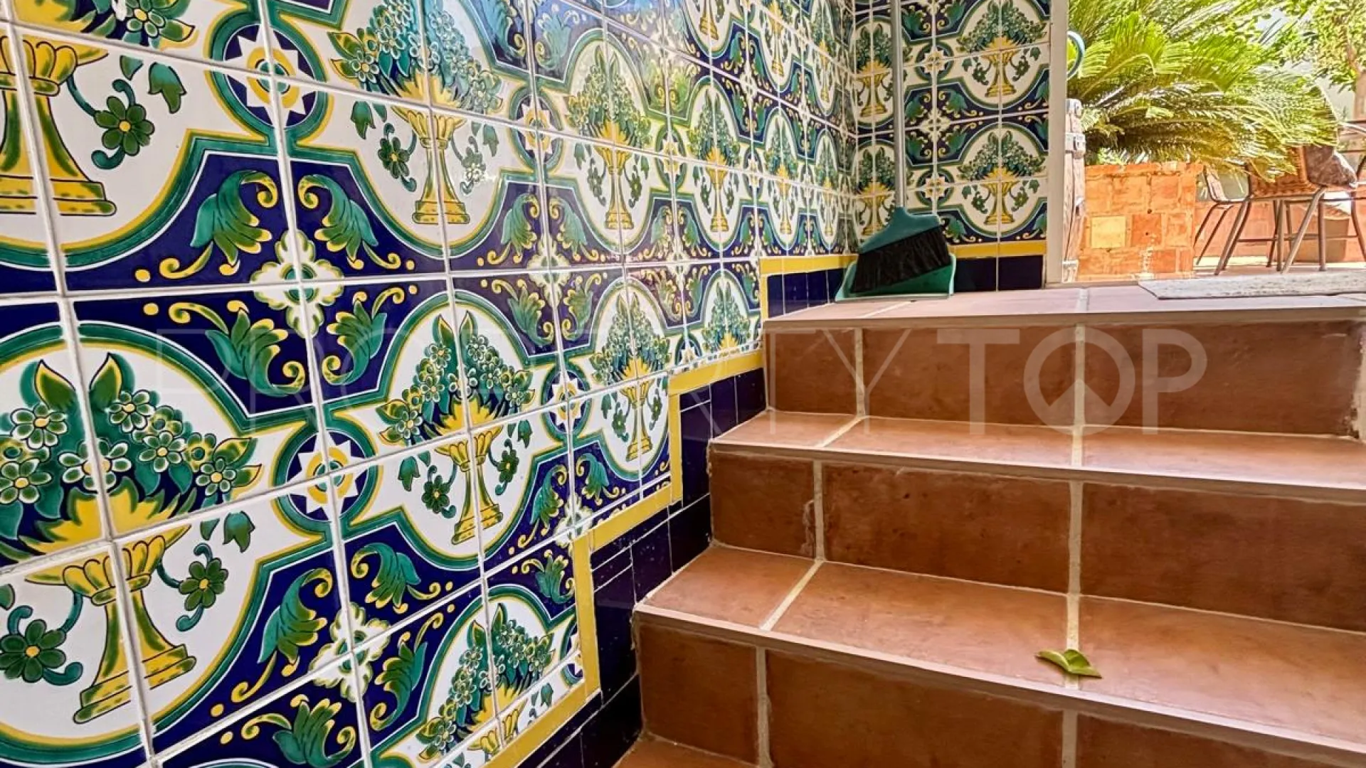 Estepona Centre 5 bedrooms town house for sale